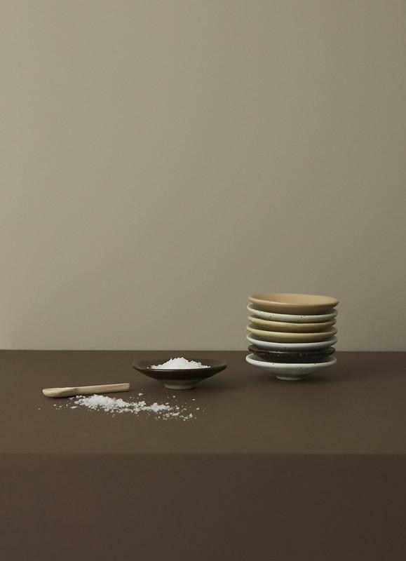 Hagi Mini Bowl - White / Light Brown OYOY