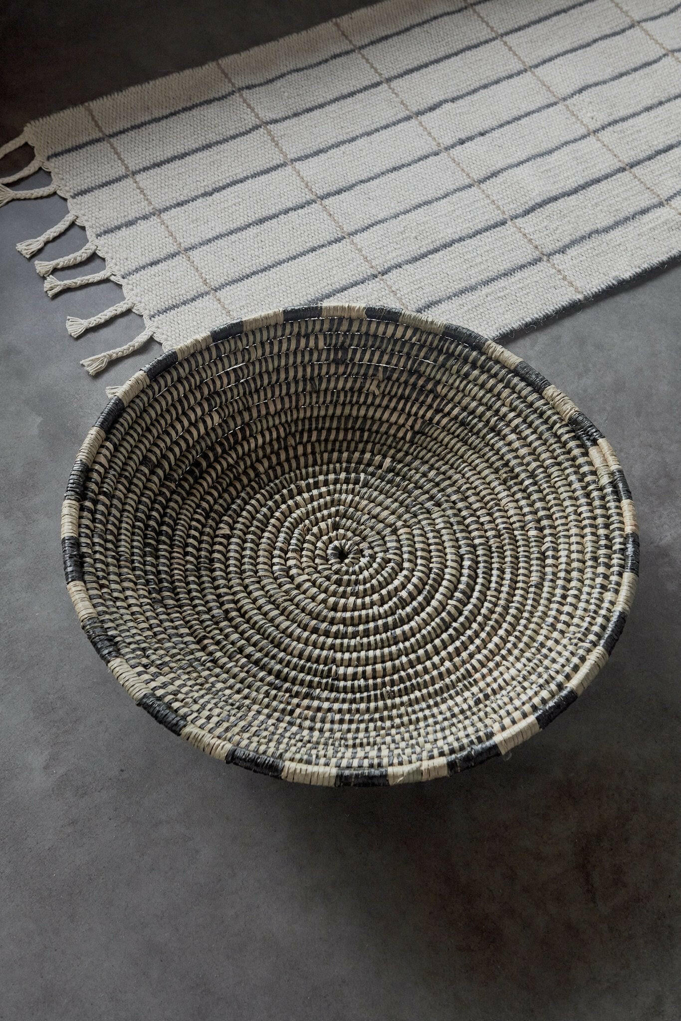 Grid Rug - Runner - Offwhite / Anthracite Rugs OYOY