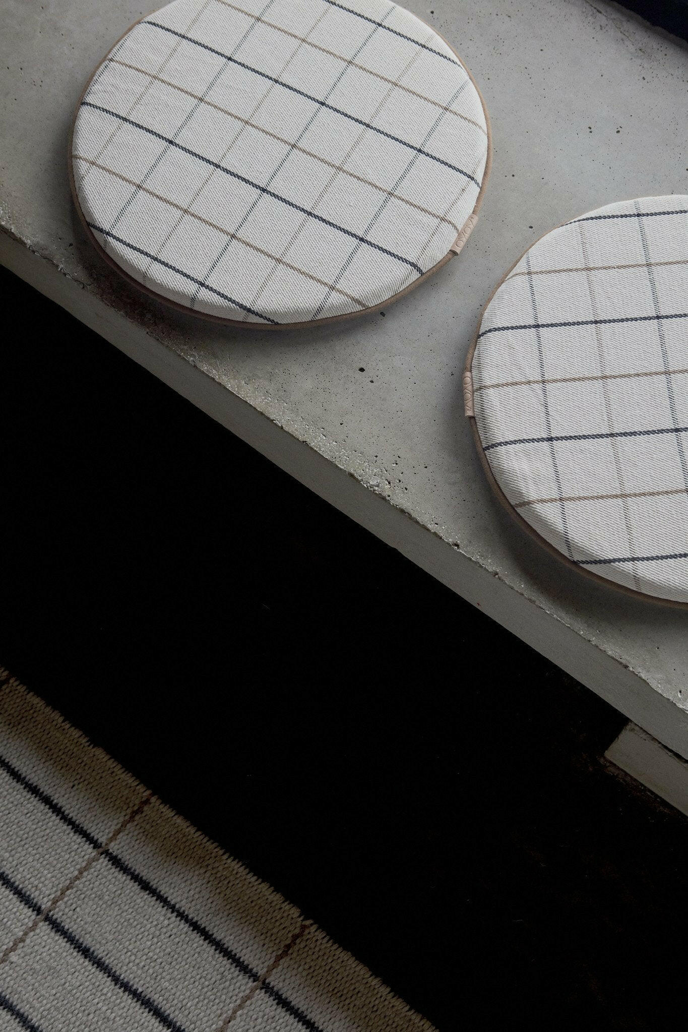 Grid Seat Cushion - Offwhite OYOY