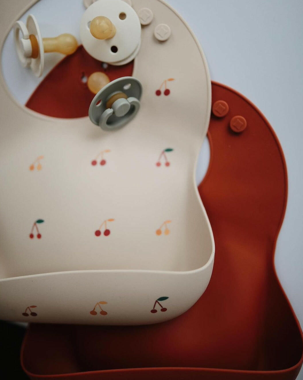 Silicone Baby Bib - Cherry feeding Mushie