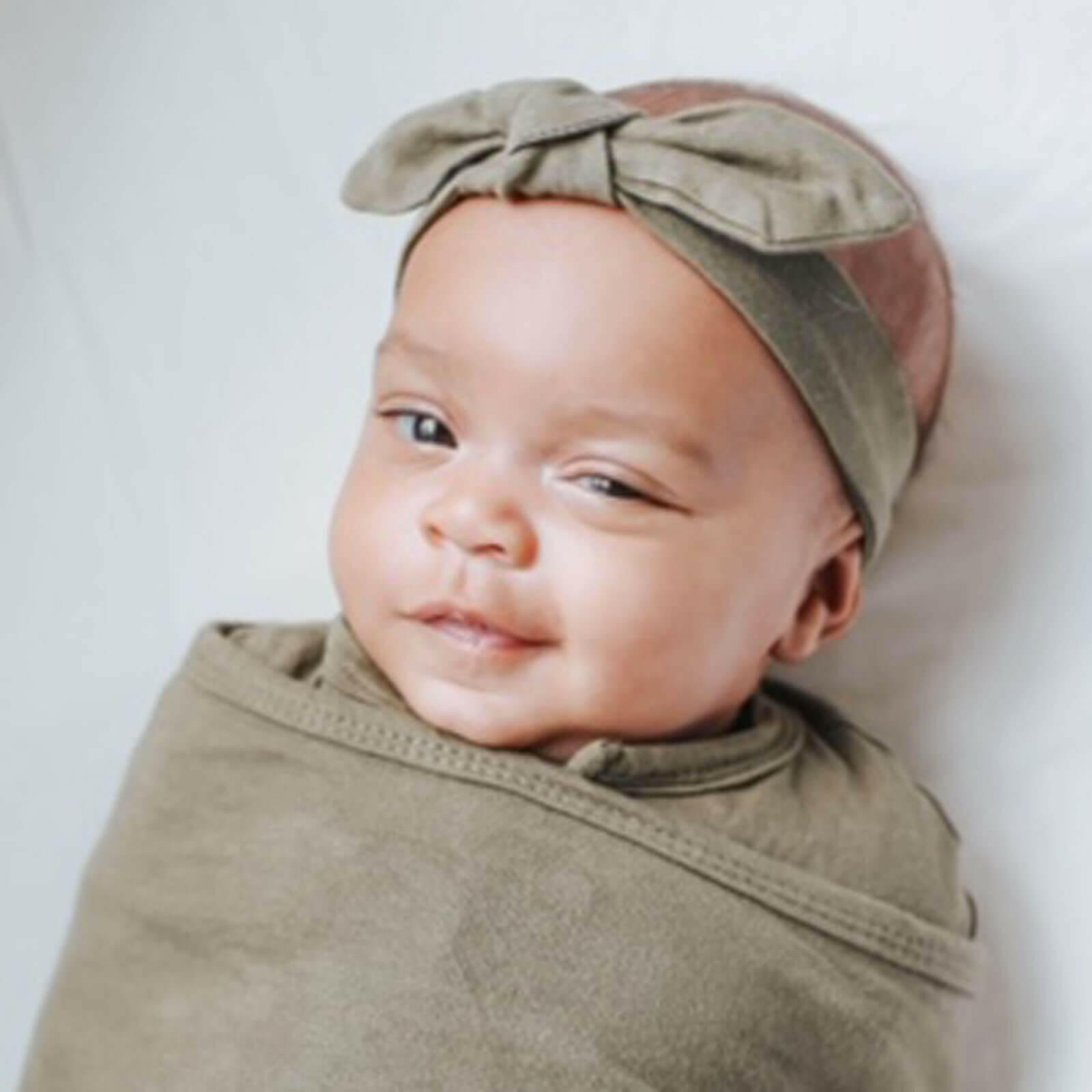 Headband and Long Sleeve Swaddle Sack Bundle Swaddling Blankets embé®