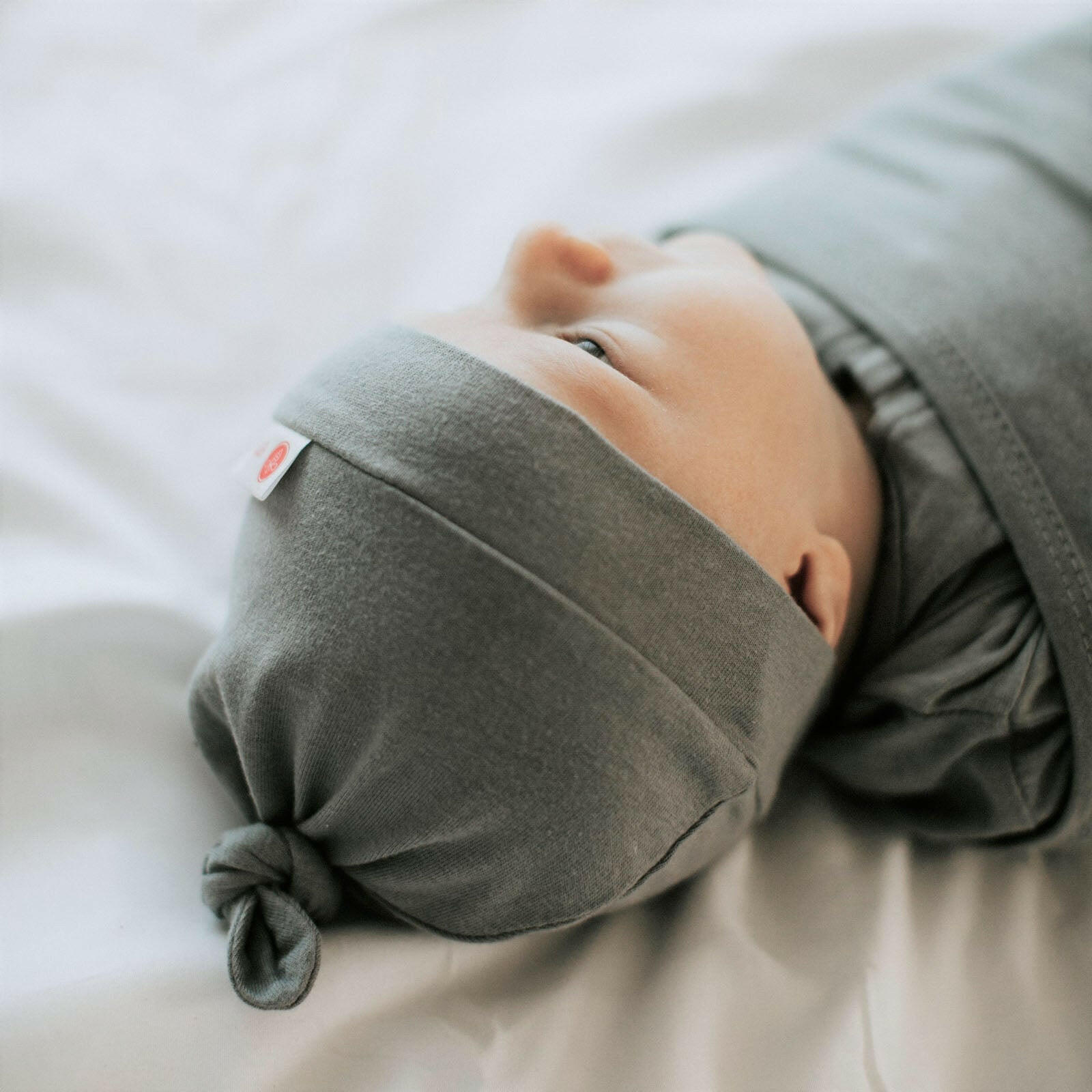 Hat + Swaddle Wrap Bundle Swaddling Blankets embé®