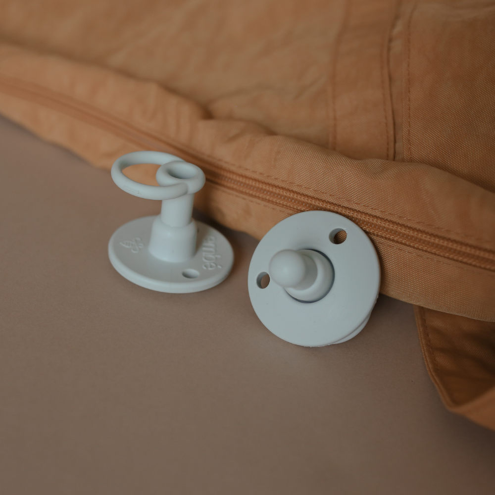 Binnie® Retractable Pacifier Pacifiers & Teethers embé®