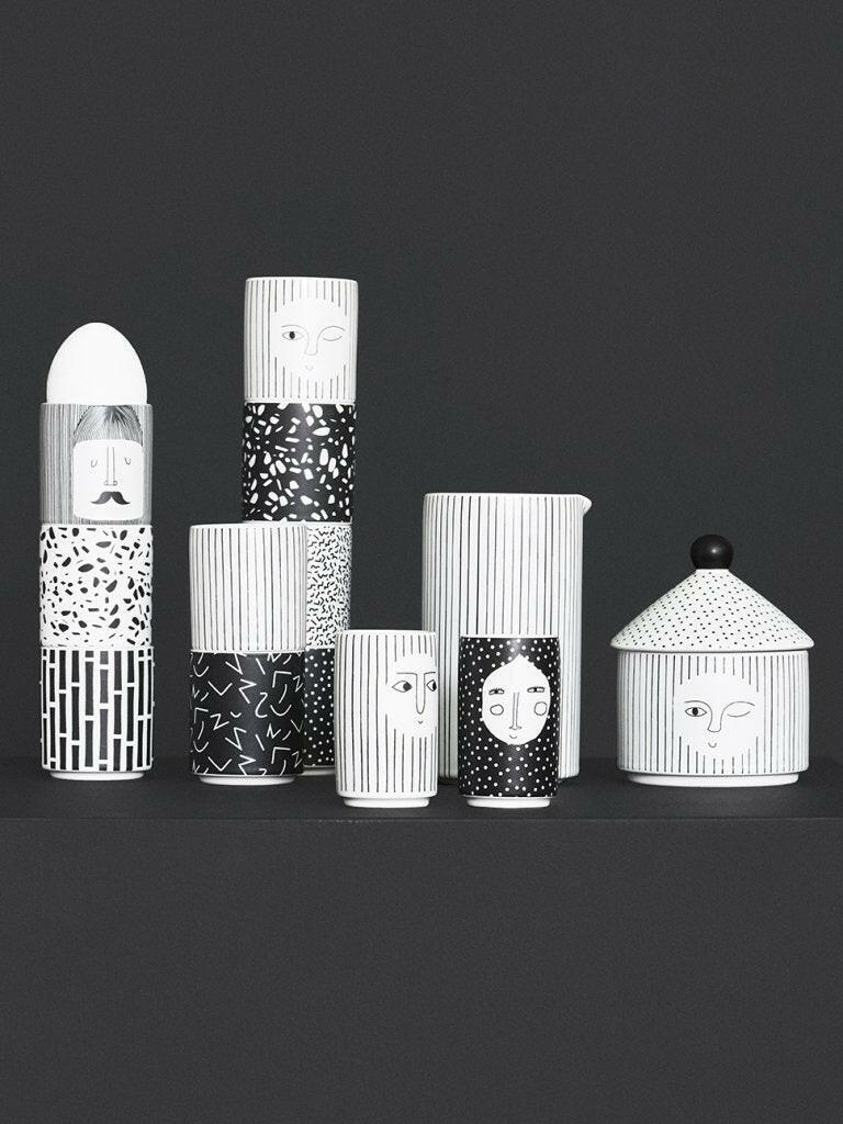 Egg People - Woman - White / Black OYOY