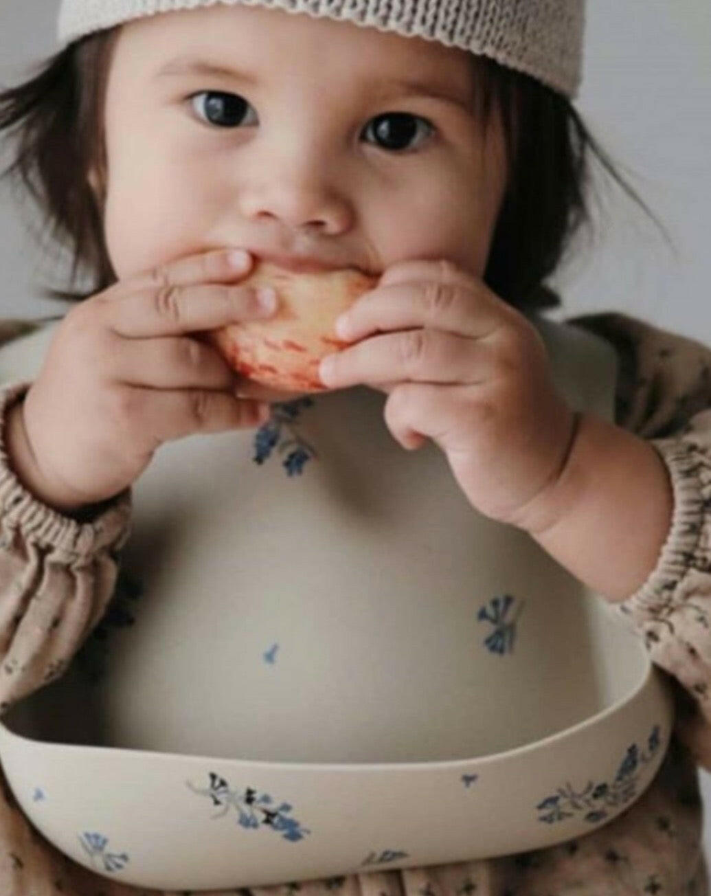 Silicone Baby Bib - Lilac Flowers feeding Mushie