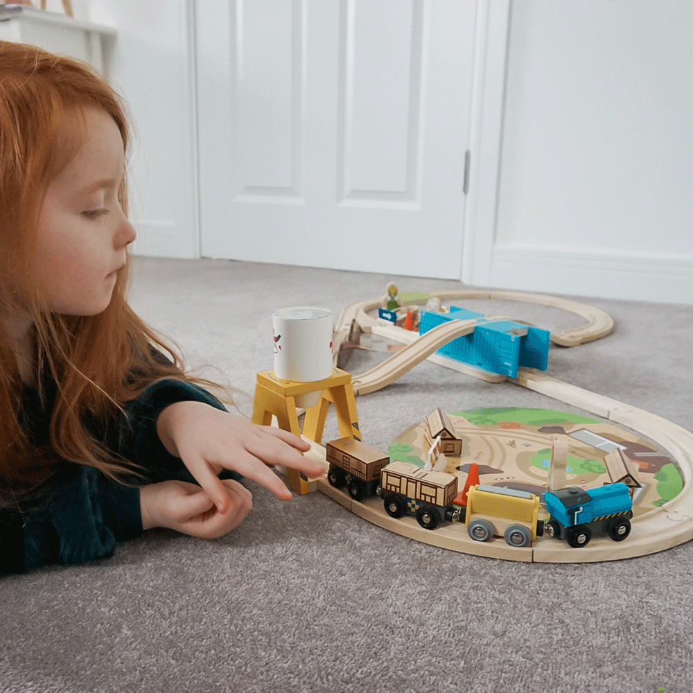 Construction Train Set by Bigjigs Toys US Bigjigs Toys US