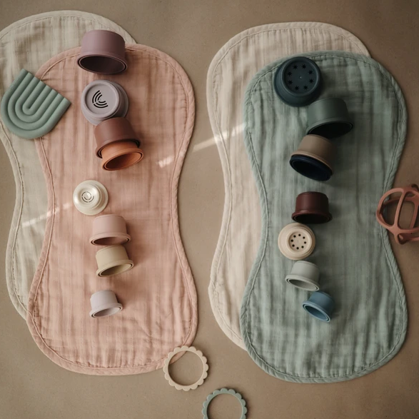 Burp Cloth -Blush/Fog feeding Mushie