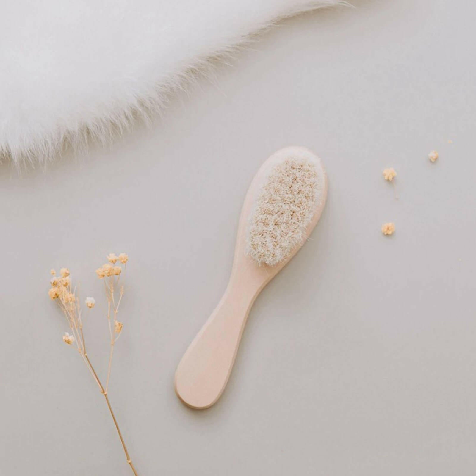 Newborn Wooden Hair Brush embé®