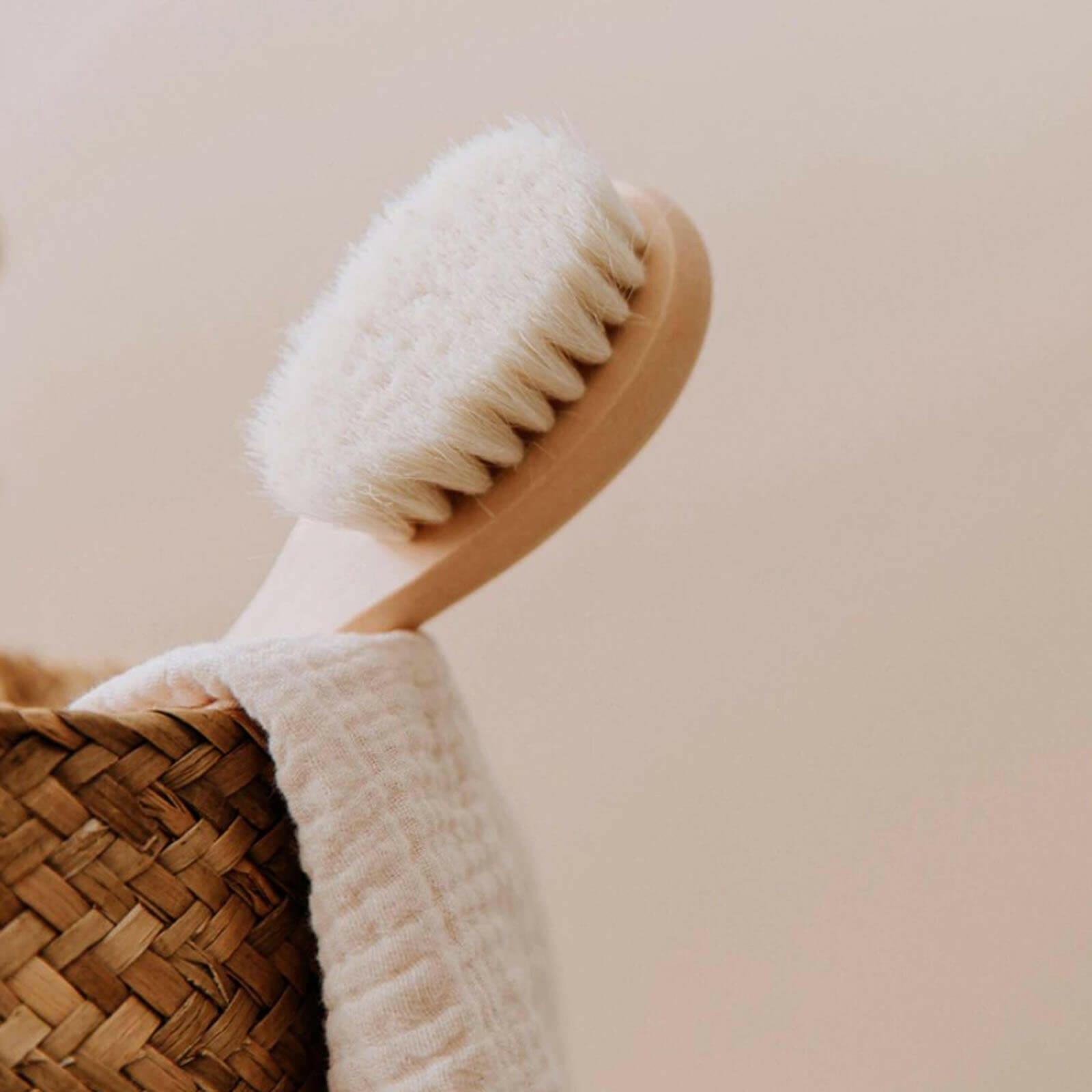 Newborn Wooden Hair Brush embé®