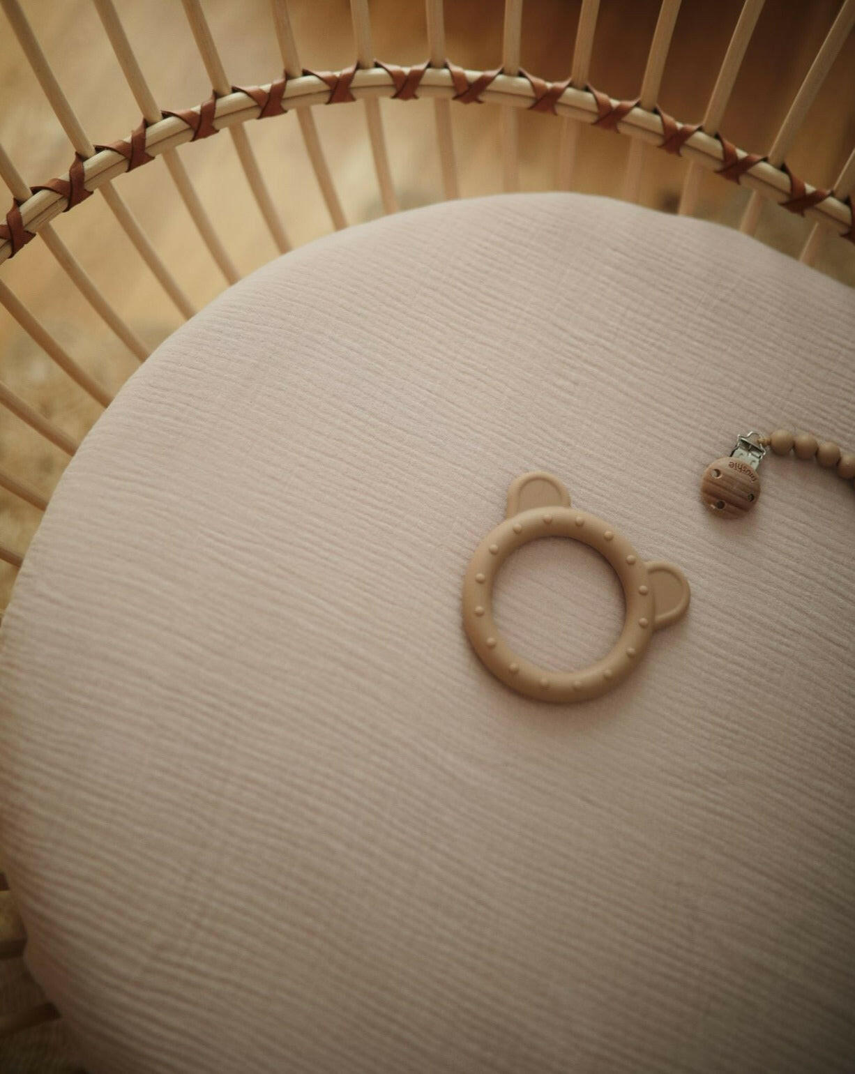 Extra Soft Muslin Crib Sheet - Blush Baby Essentials Mushie