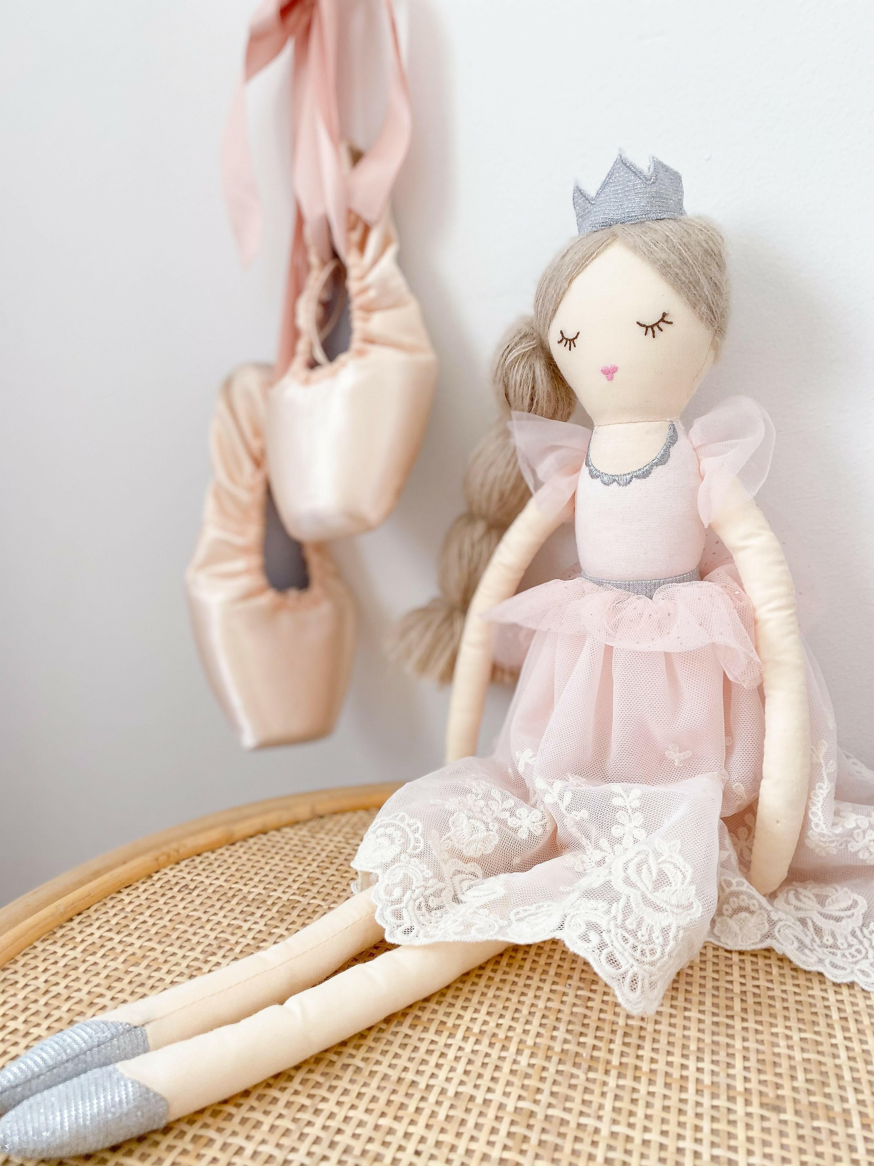 OLIVIA PRINCESS DOLL Doll MON AMI