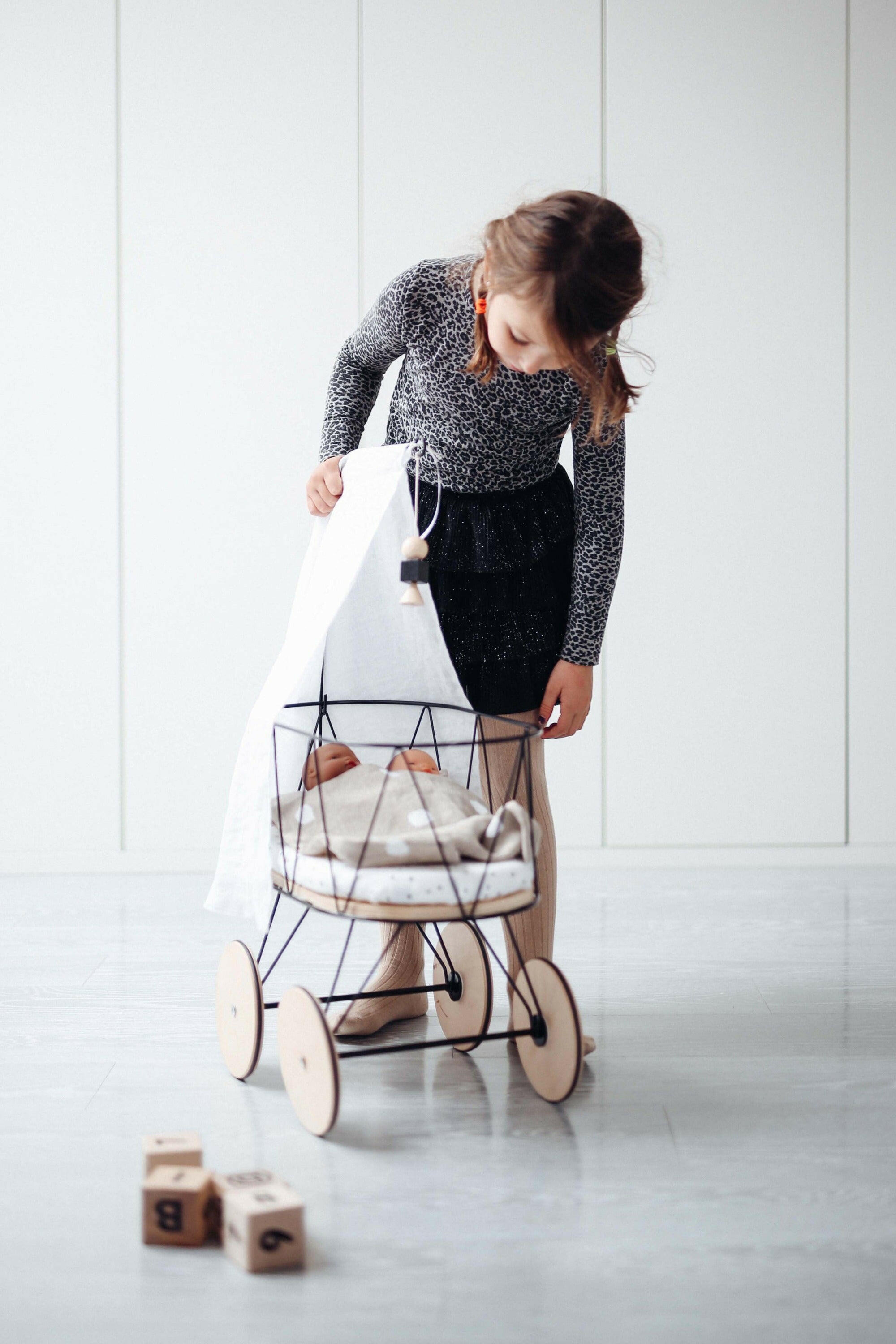 Dolly Cot Kids Toys Ooh Noo