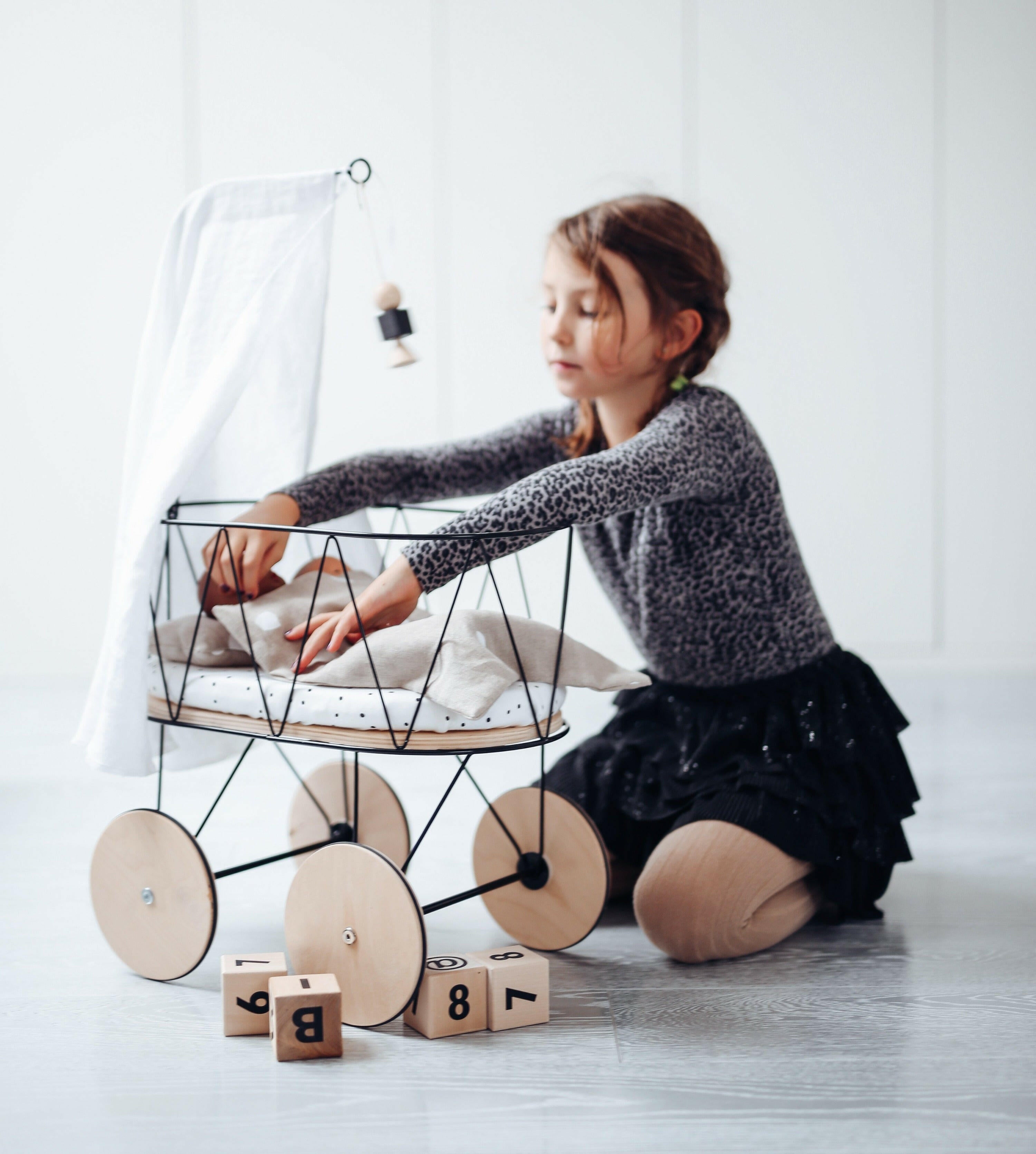 Dolly Cot Kids Toys Ooh Noo