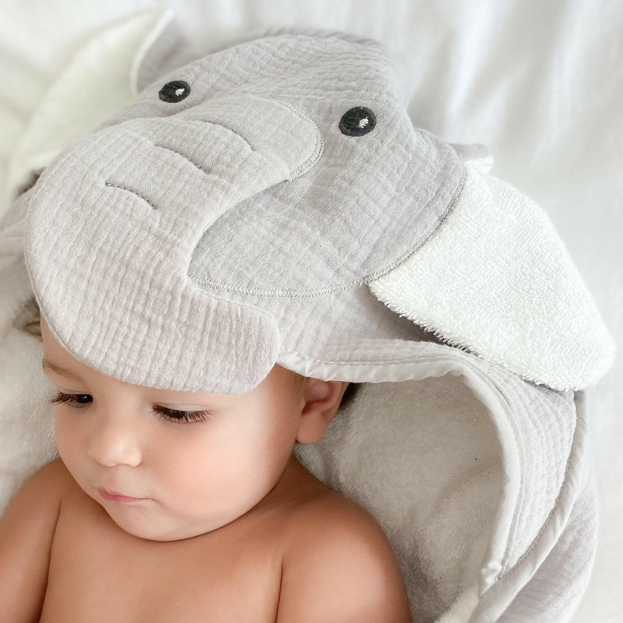 PETIT ELEPHANT TOWEL AND WASHCLOTH SET Hooded Bath Wraps MON AMI