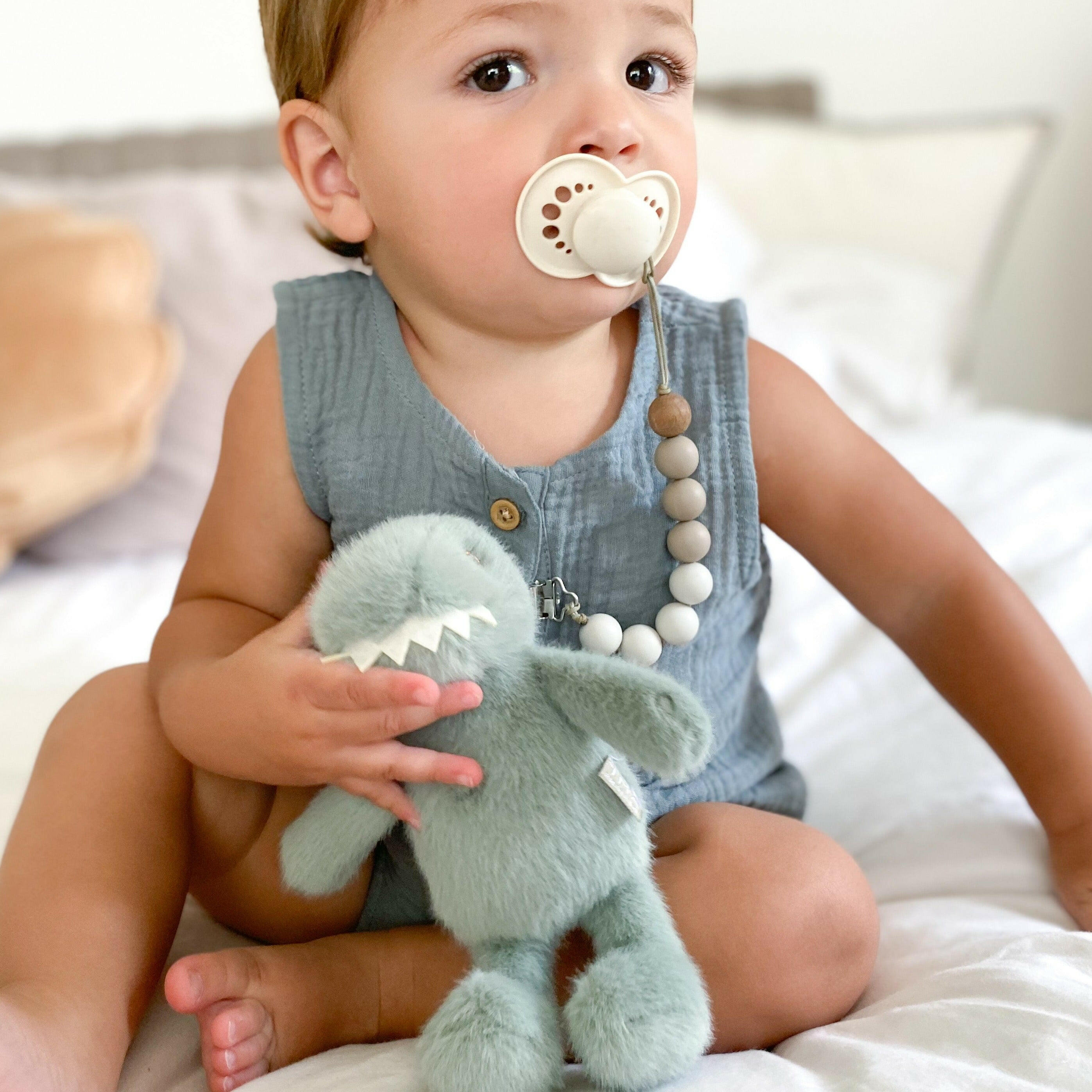 TINY DINO PLUSH RATTLE Rattle MON AMI