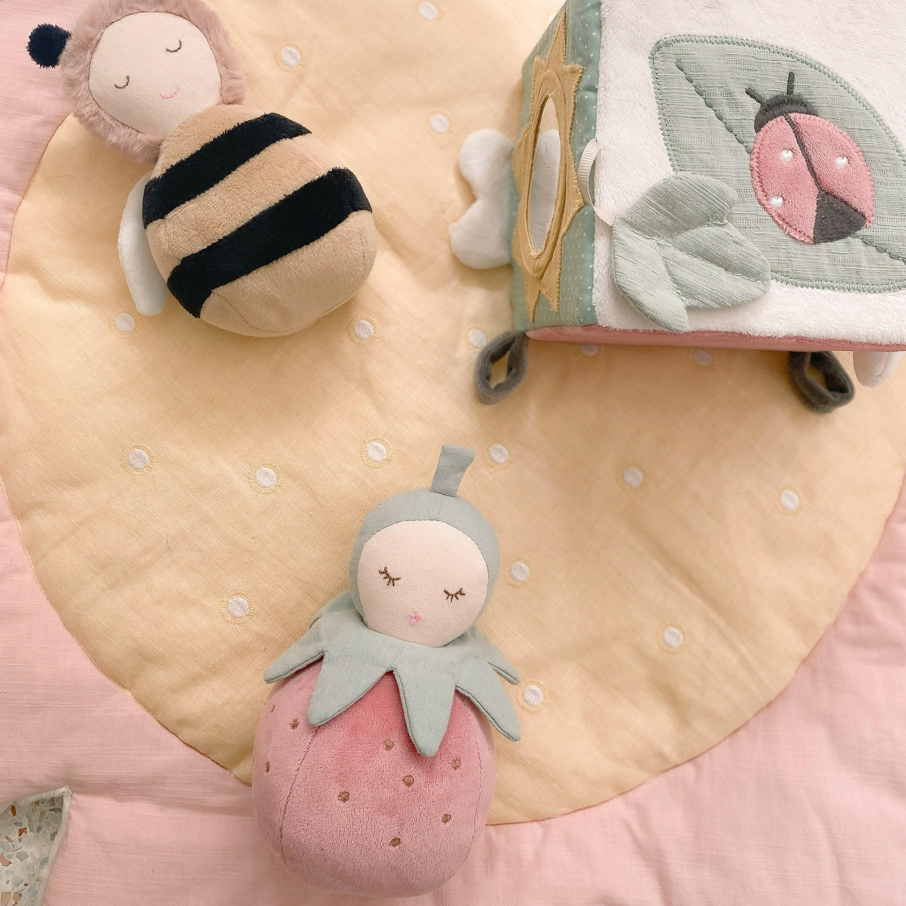PINKY BERRY CHIME ACTIVITY TOY Stuffed Toy MON AMI