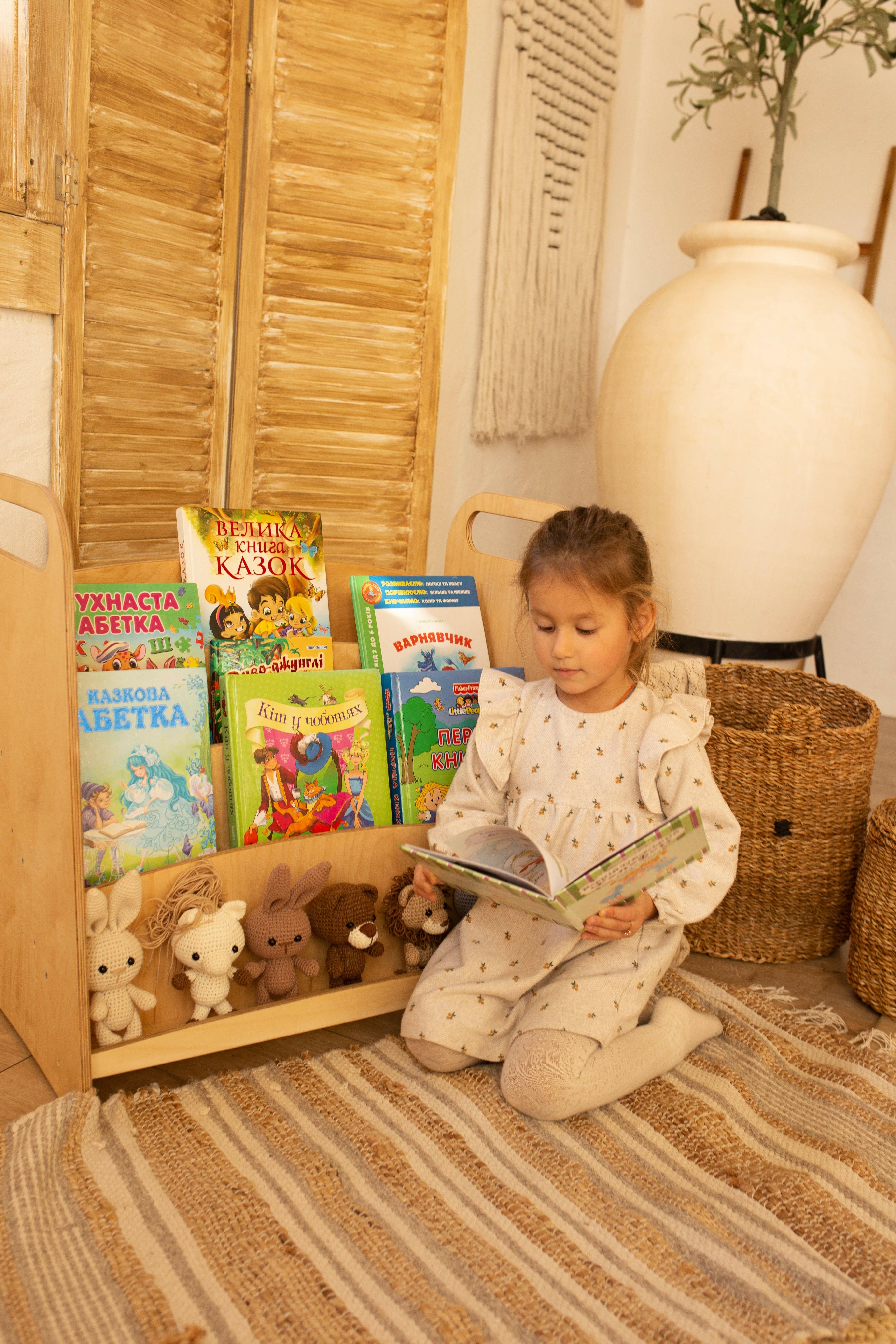Montessori Wooden Bookshelf – Beige Shelves Goodevas
