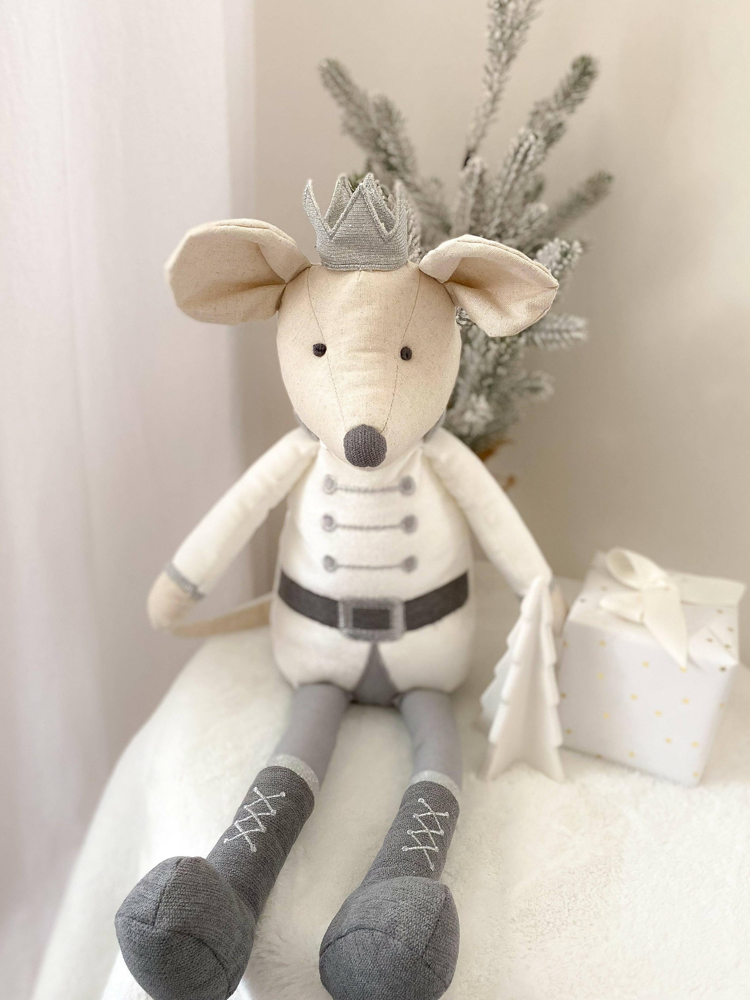 King Mouse Shelf Sitter - White Doll MON AMI