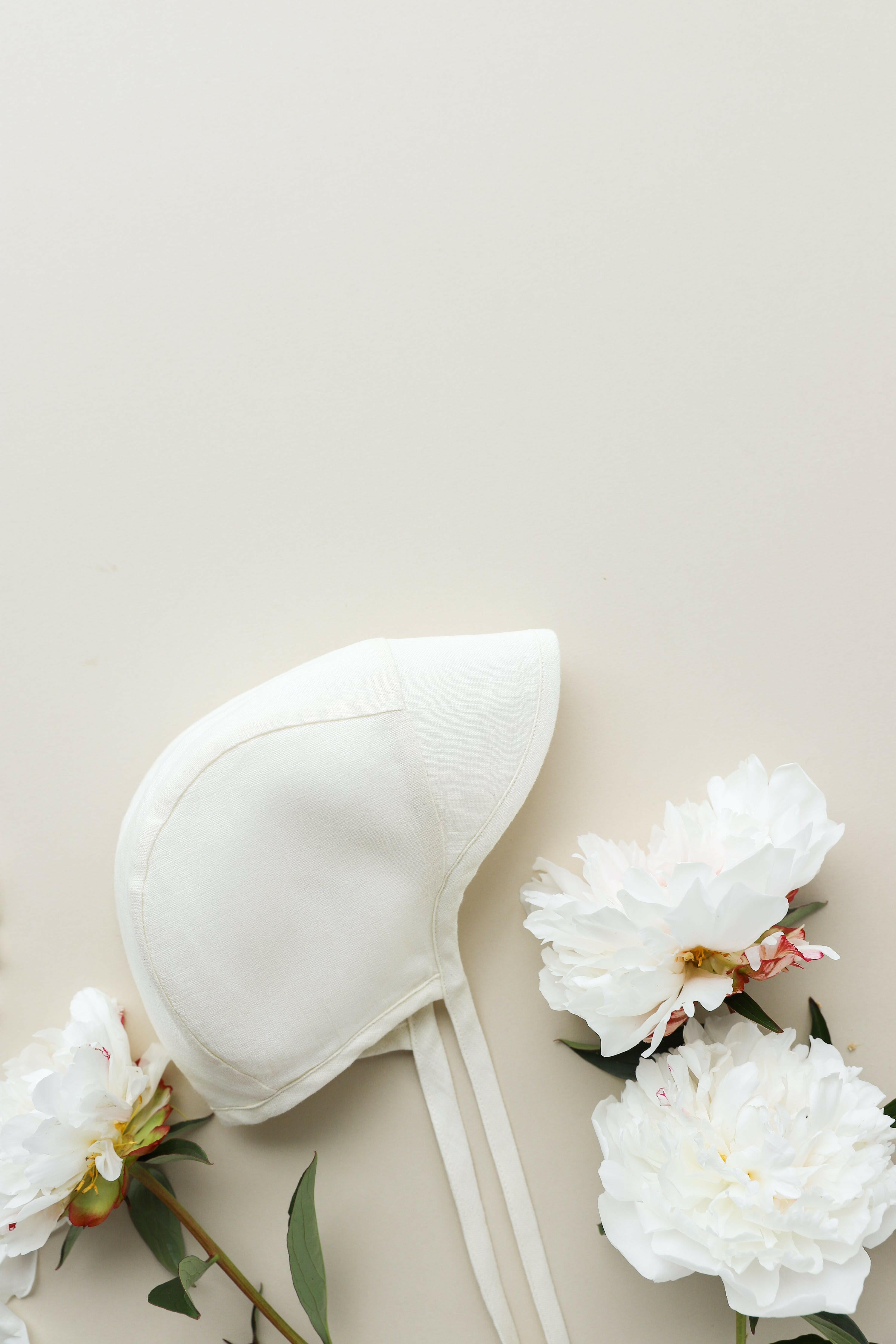 Brimmed Ivory Linen Bonnet Cotton-Lined Bonnets Briar Baby®
