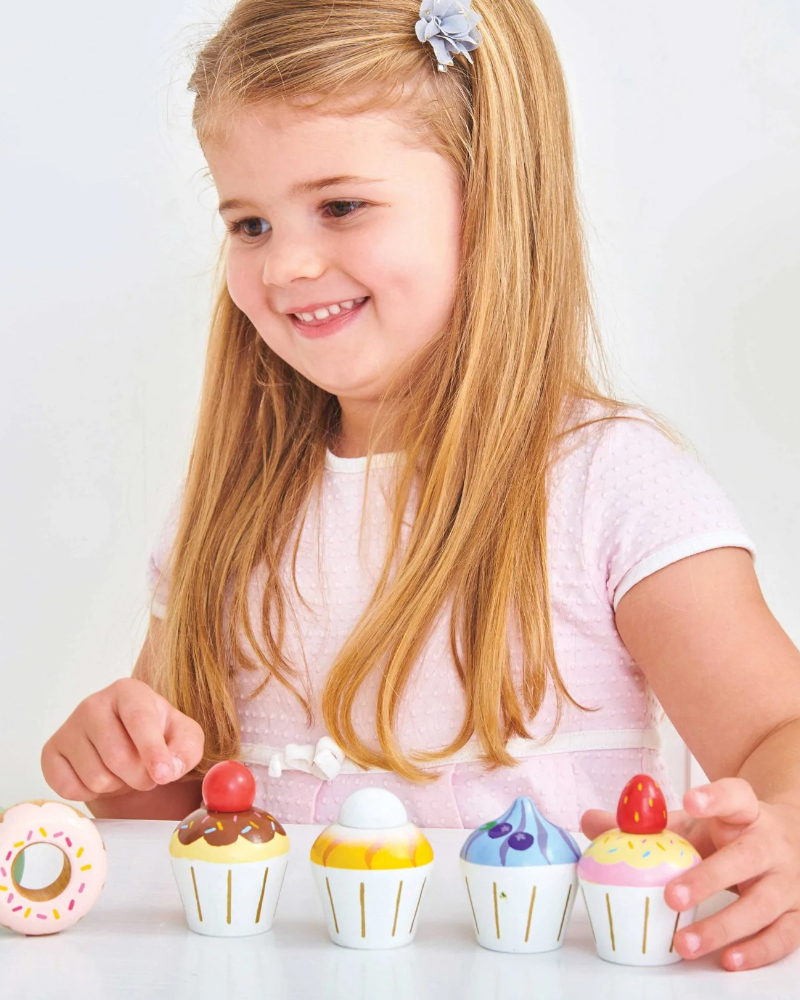 Le Toy Van Wooden Petit Four Cupcakes Pretend Play Le Toy Van