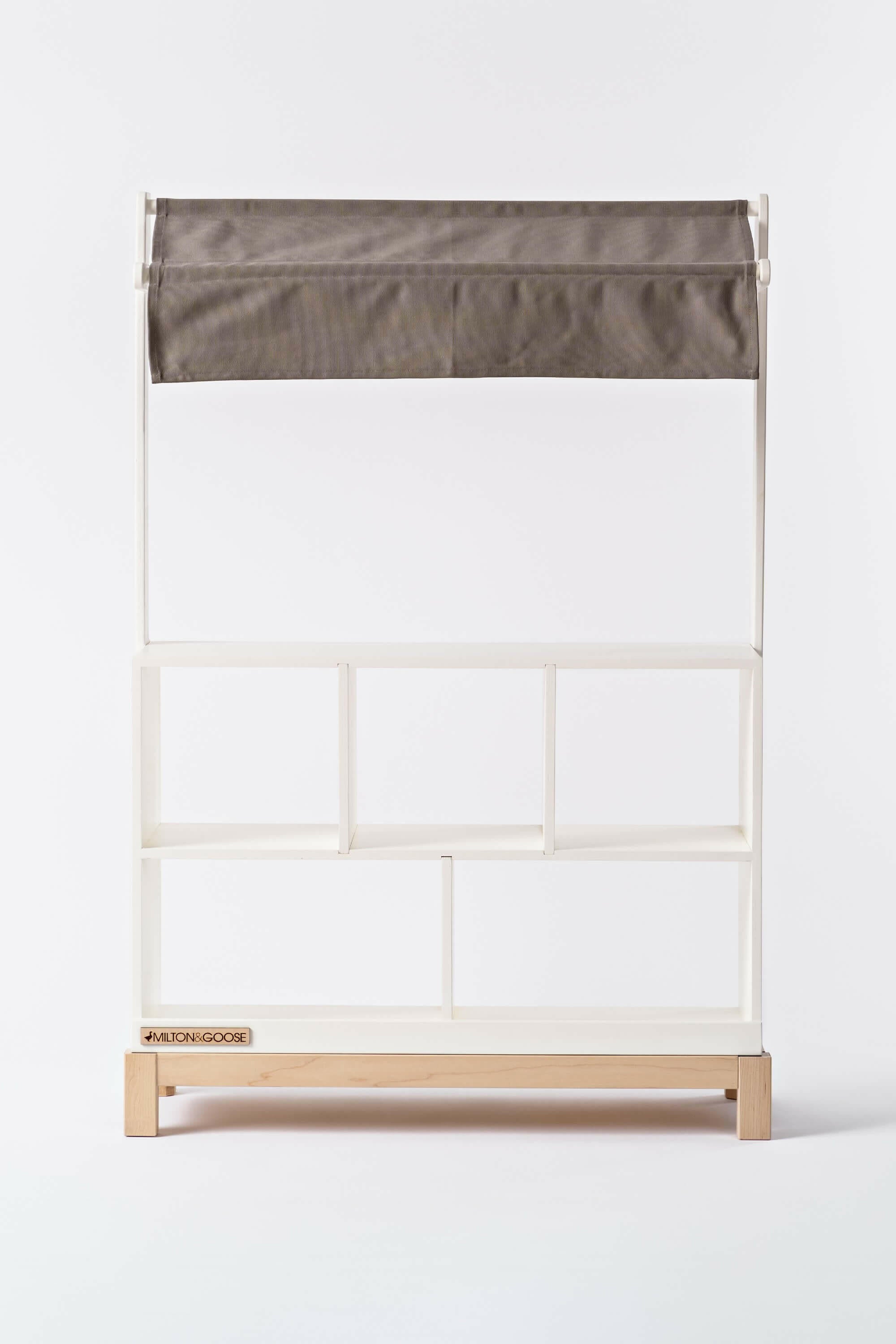 Market Stand Market Stand Milton & Goose White Dark Gray