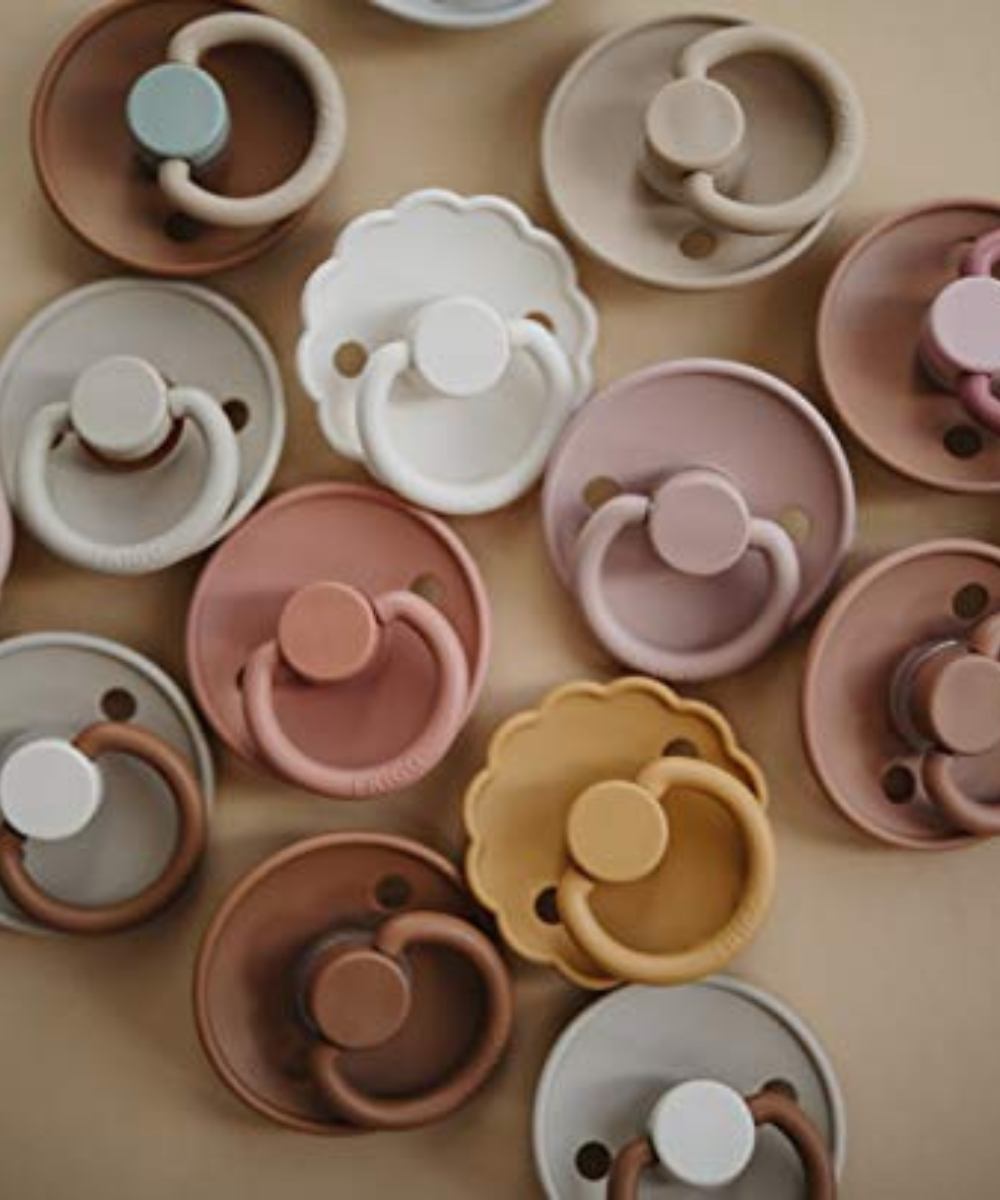 Frigg Natural Rubber Pacifier - Woodchuck Baby Essentials Mushie