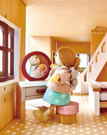 Mrs. Goodwood and the Baby Dolls Tender Leaf