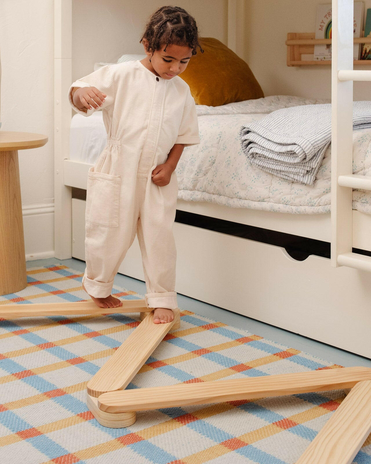 Acrobat | Balance Beam Playroom Piccalio
