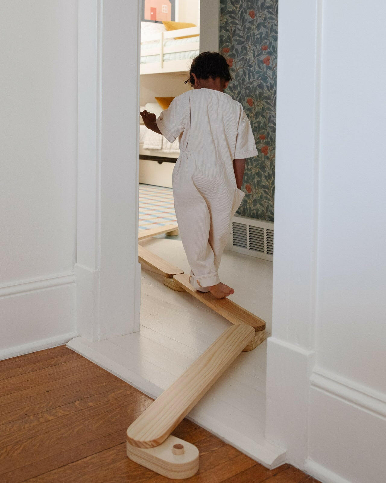 Acrobat | Balance Beam Playroom Piccalio
