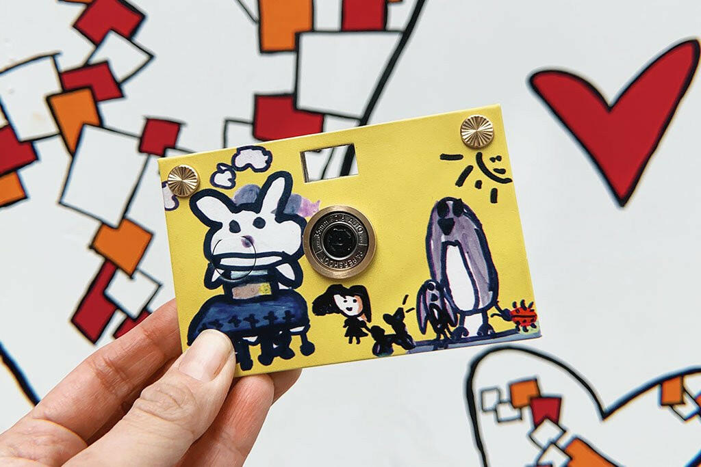 Happy Bunny & Her Friends Paper Digital Camera Father's Factory