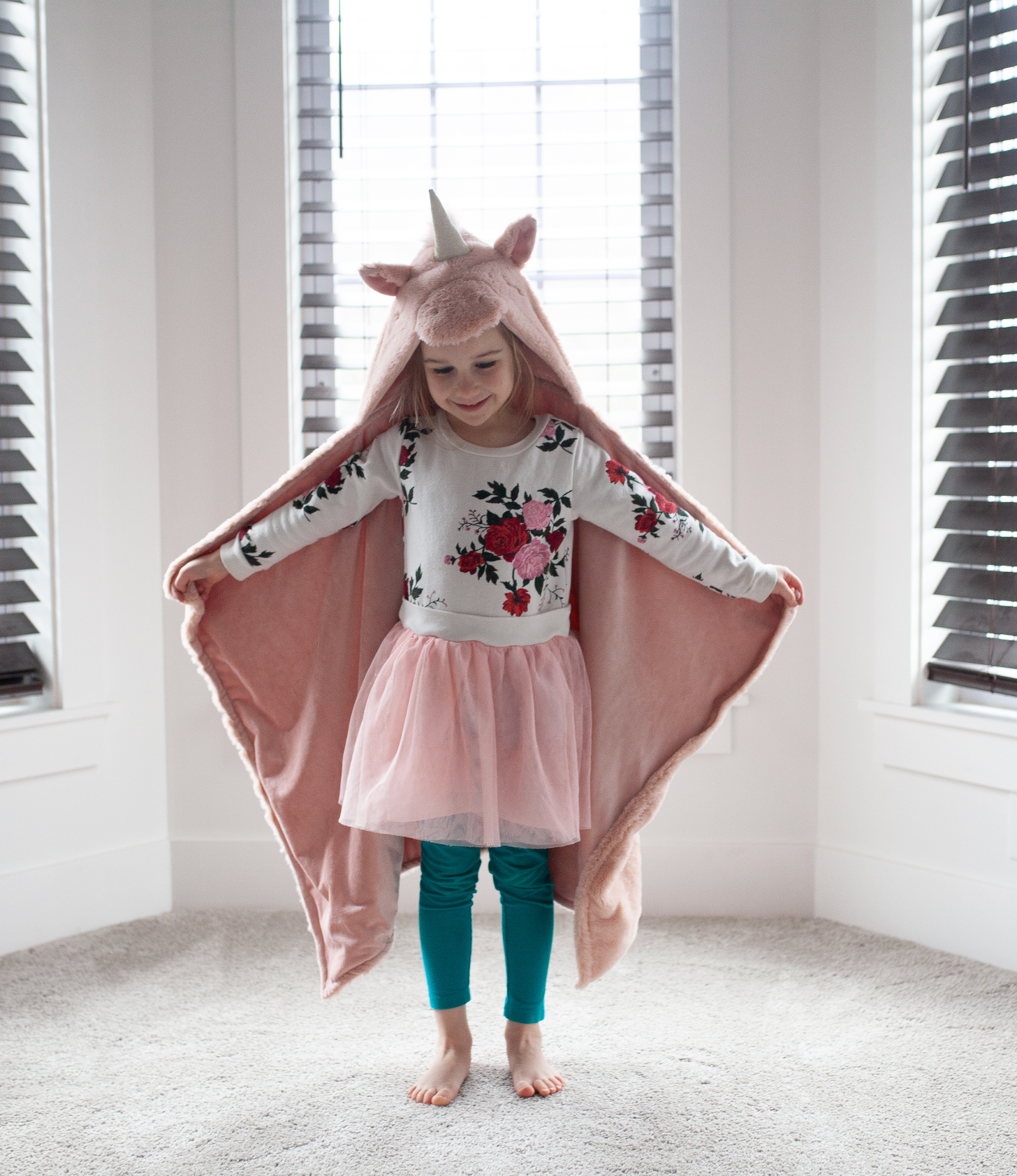 'Uliana' Plush Unicorn Hooded Blanket Blanket MON AMI
