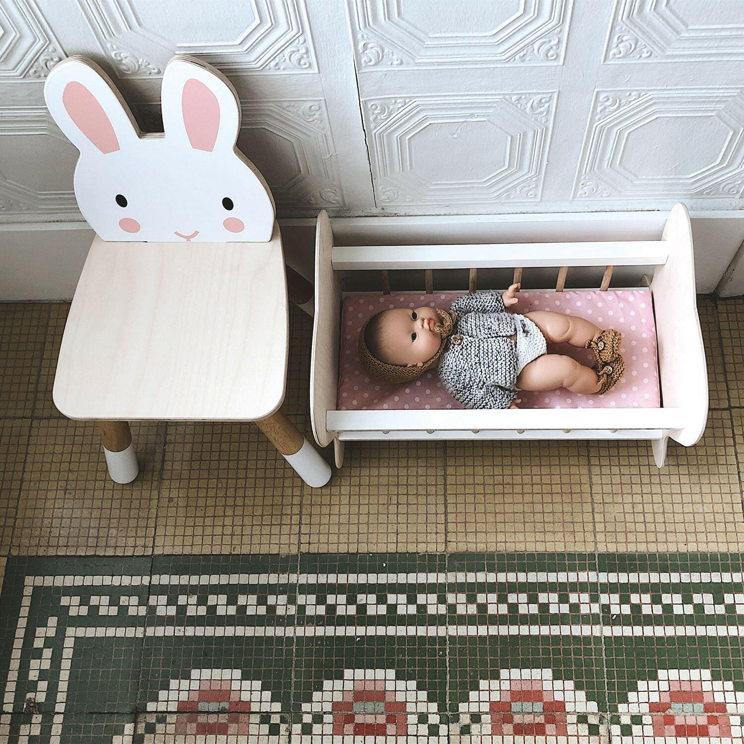Forest Rabbit Chair Tender Leaf