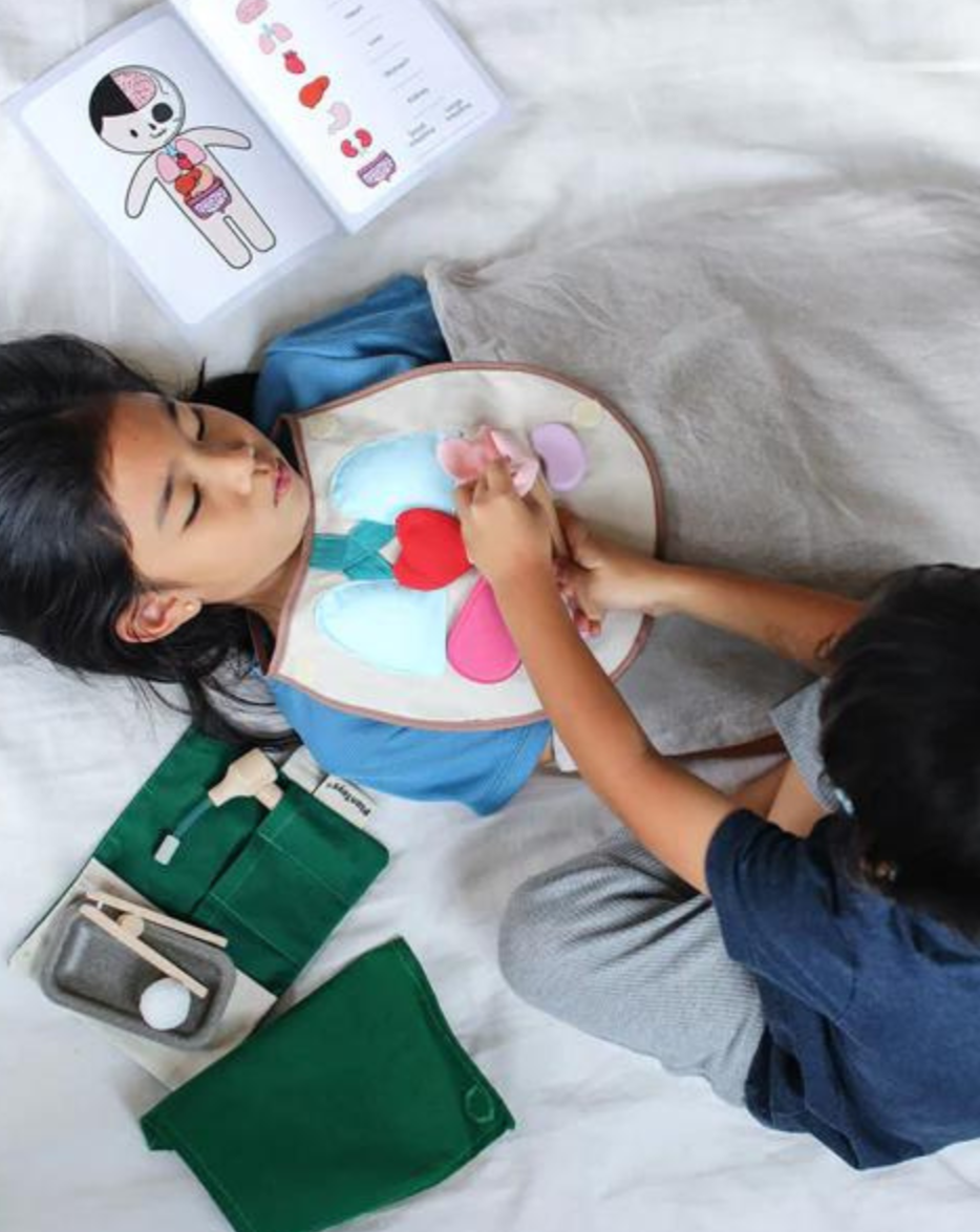 Surgeon Play Set  PlanToys