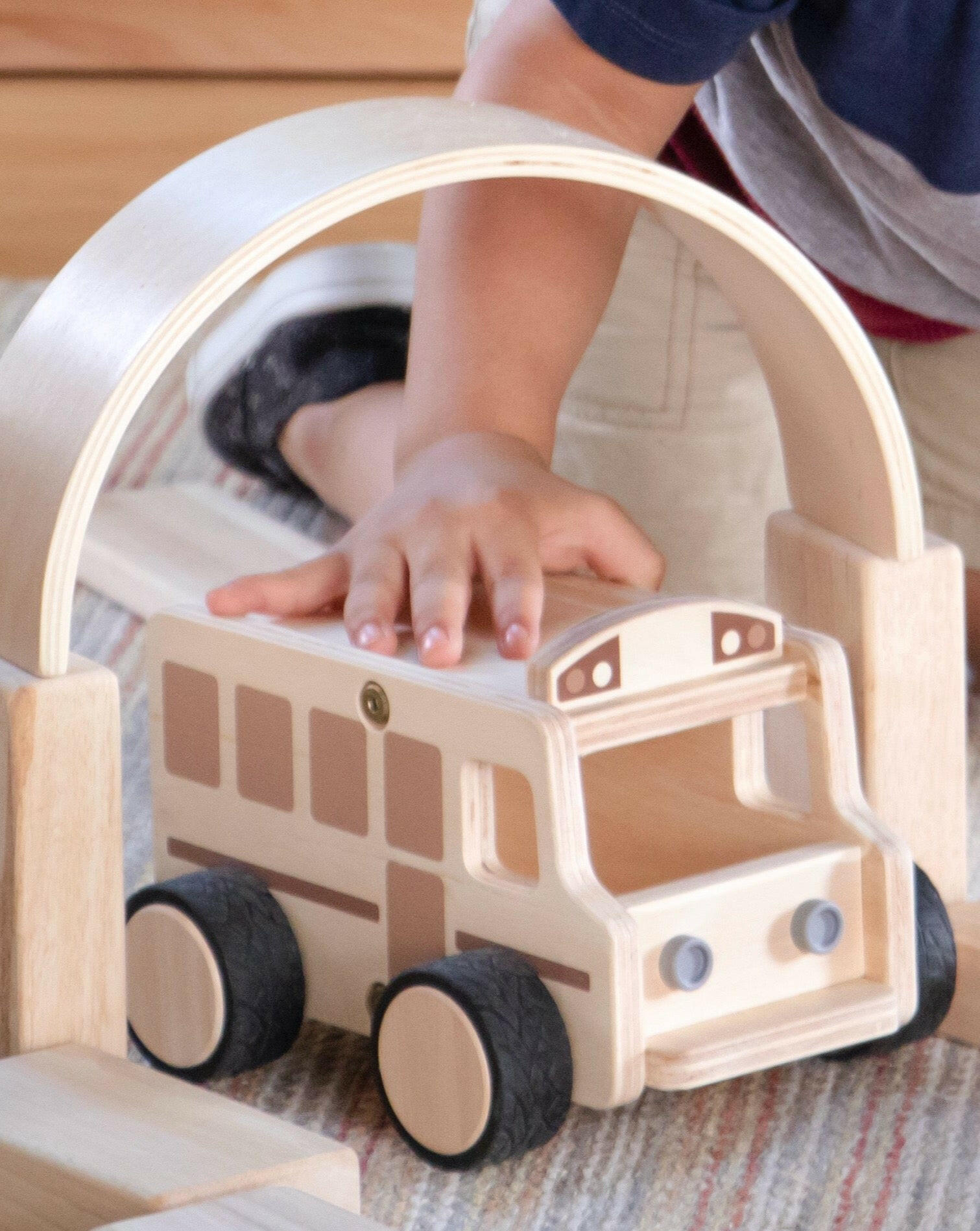Wooden School Bus Wooden Toys Guidecraft