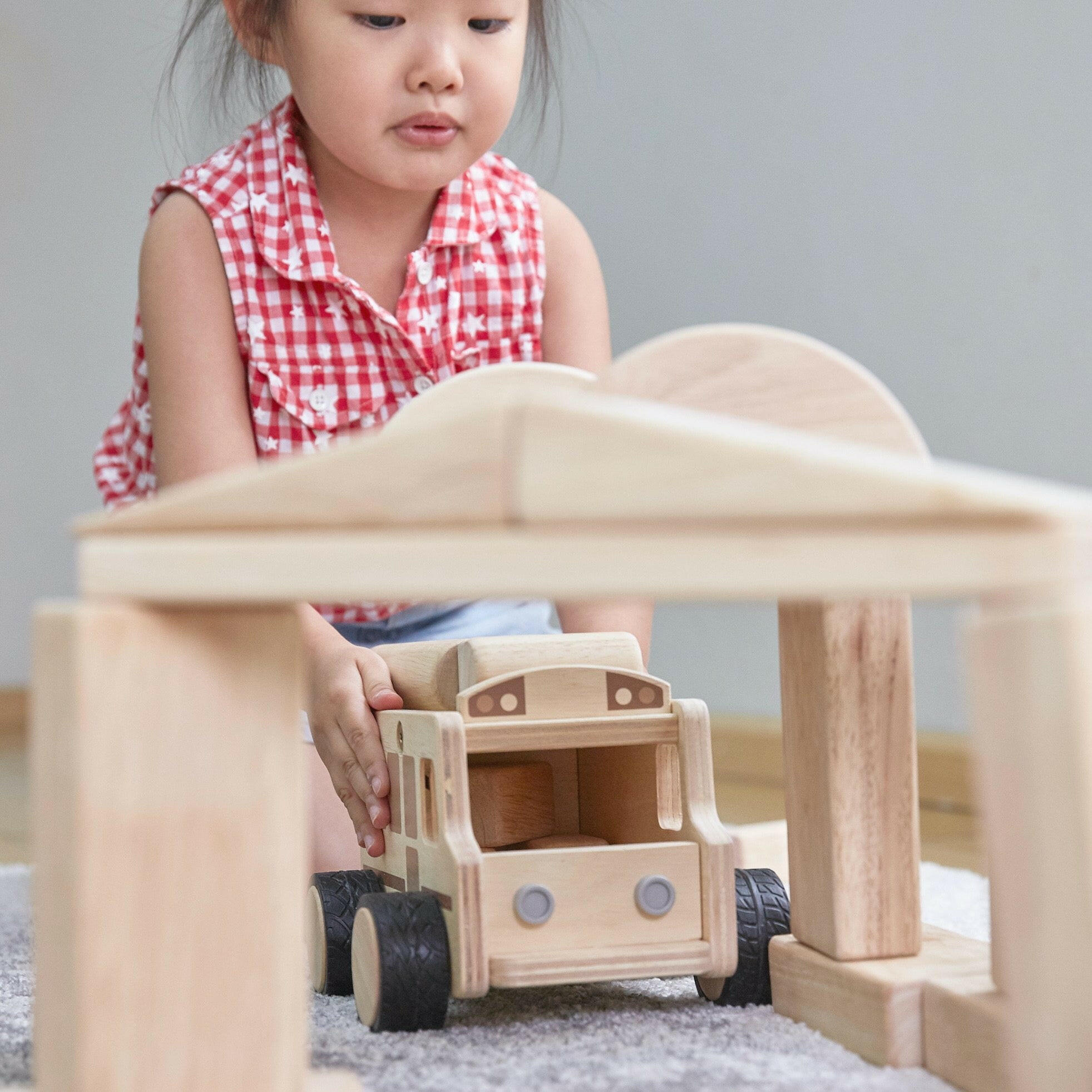 Wooden School Bus Wooden Toys Guidecraft