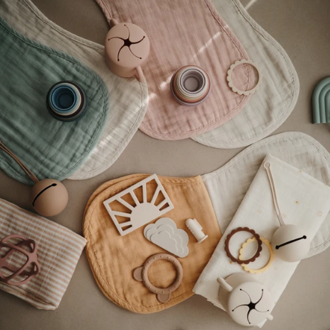 Burp Cloth -Natural/Fog feeding Mushie