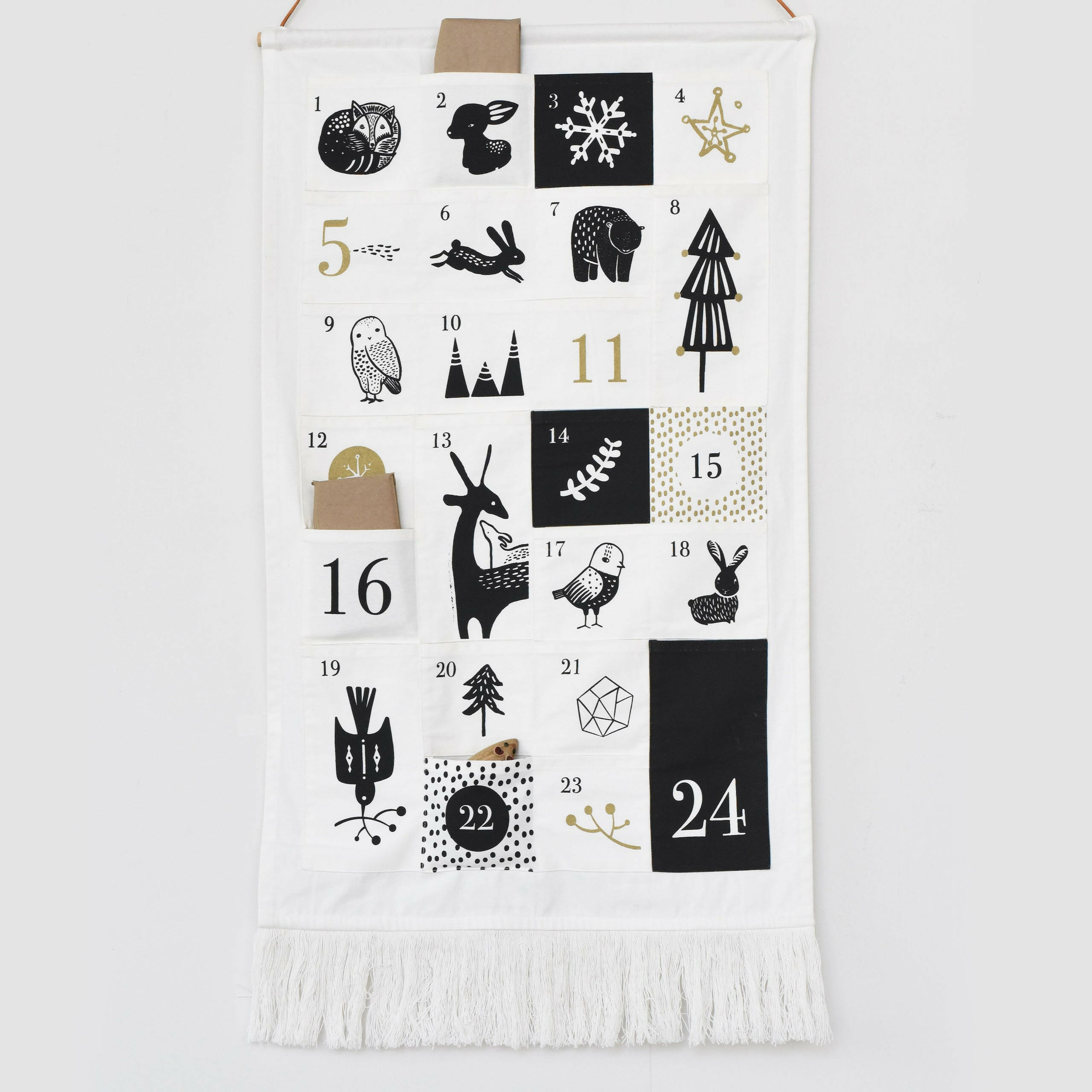 24 Pocket Advent Calendar - Winter Animals Christmas Wee Gallery