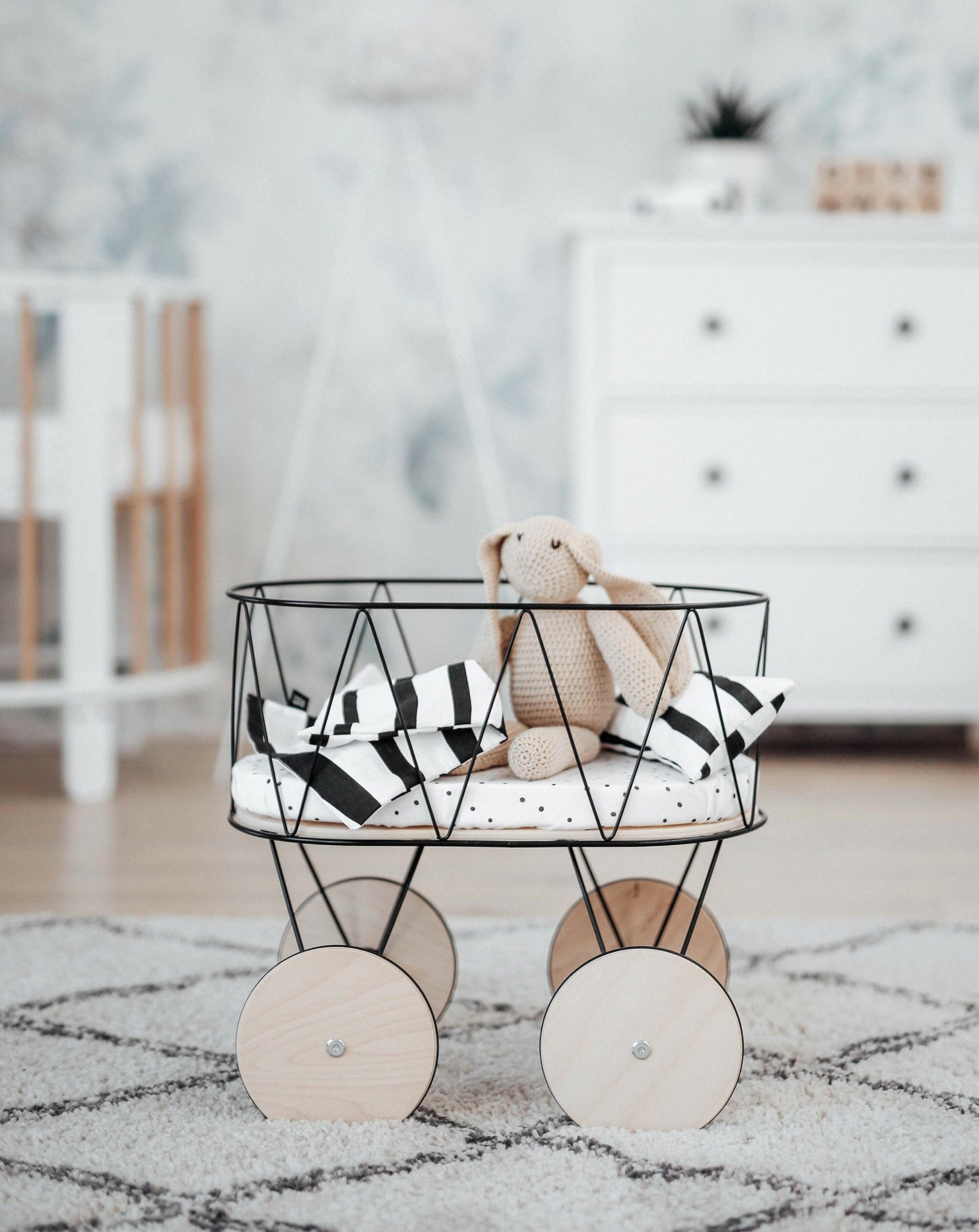 Dolly Cot Kids Toys Ooh Noo