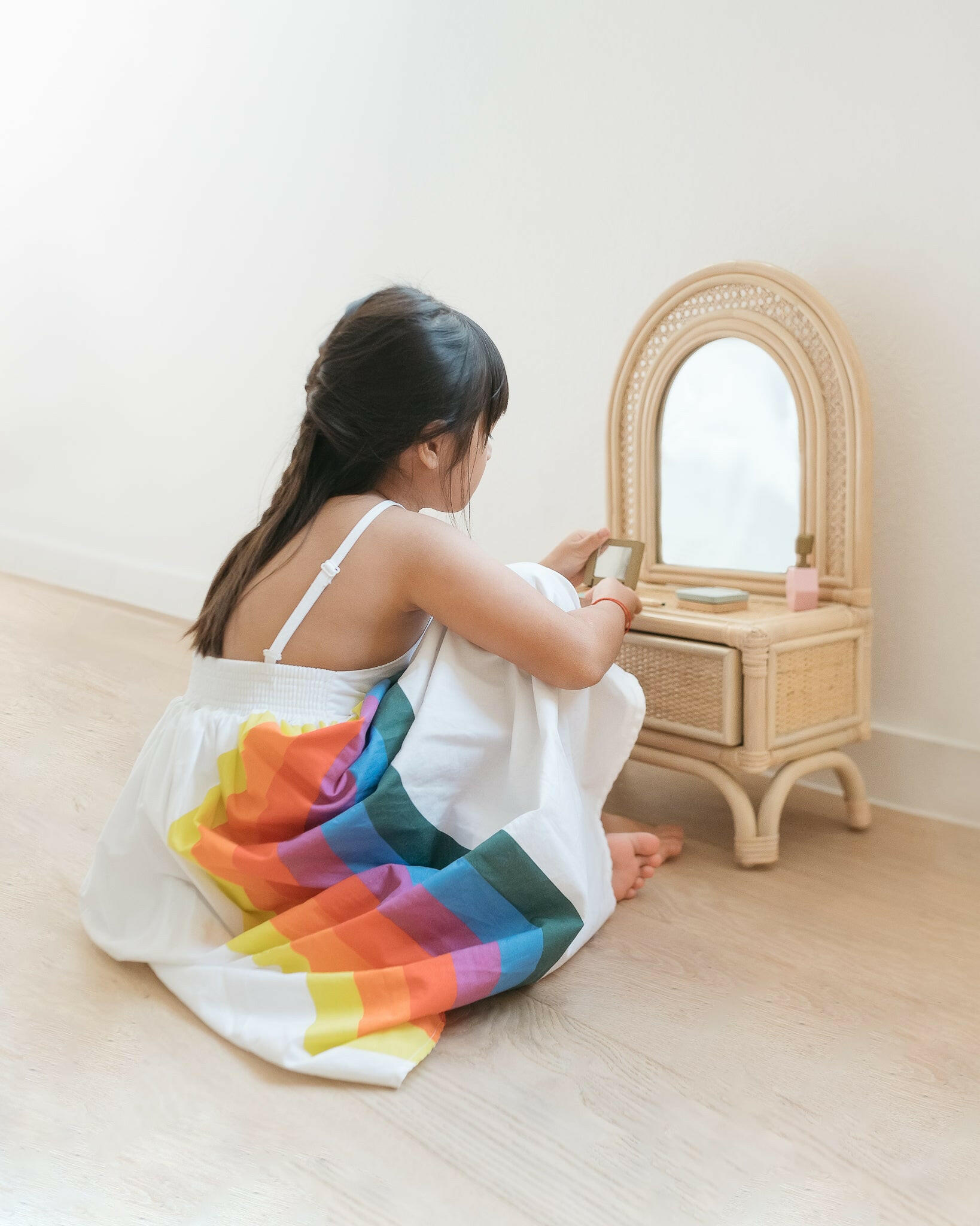 Arch Kids Floor Vanity Furniture Ellie & Becks Co.