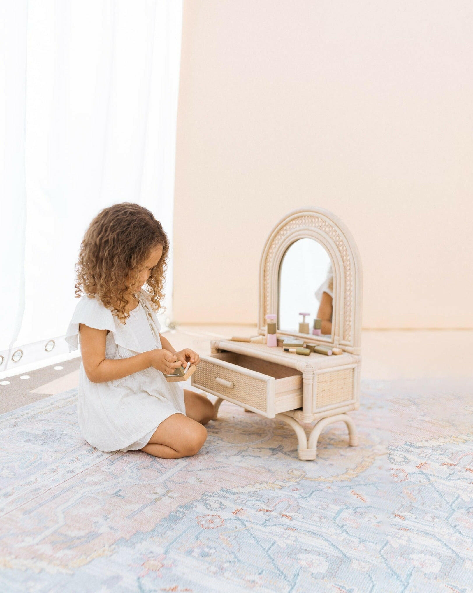 Arch Kids Floor Vanity Furniture Ellie & Becks Co.