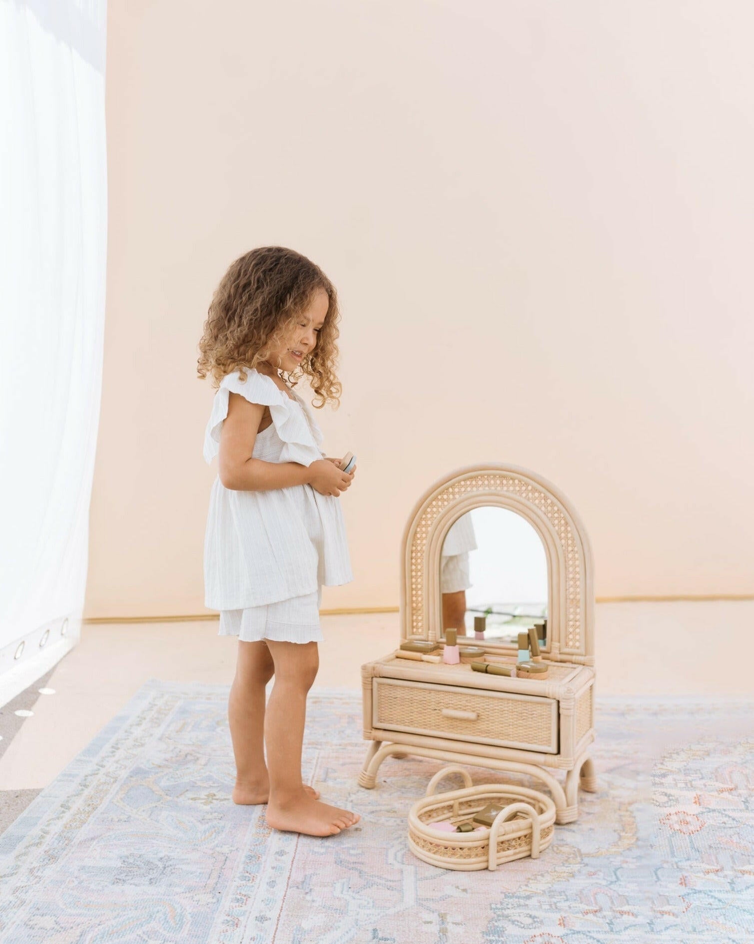Arch Kids Floor Vanity Furniture Ellie & Becks Co.