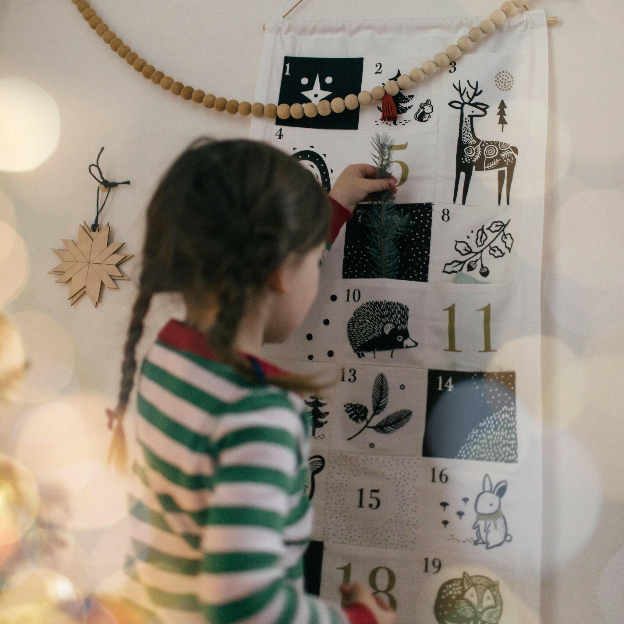 Festive Friends 24 Pocket Advent Calendar Christmas Wee Gallery