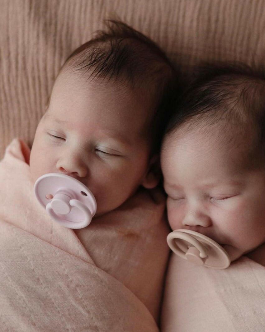 Frigg Natural Rubber Pacifier - Baby Pink Baby Essentials Mushie