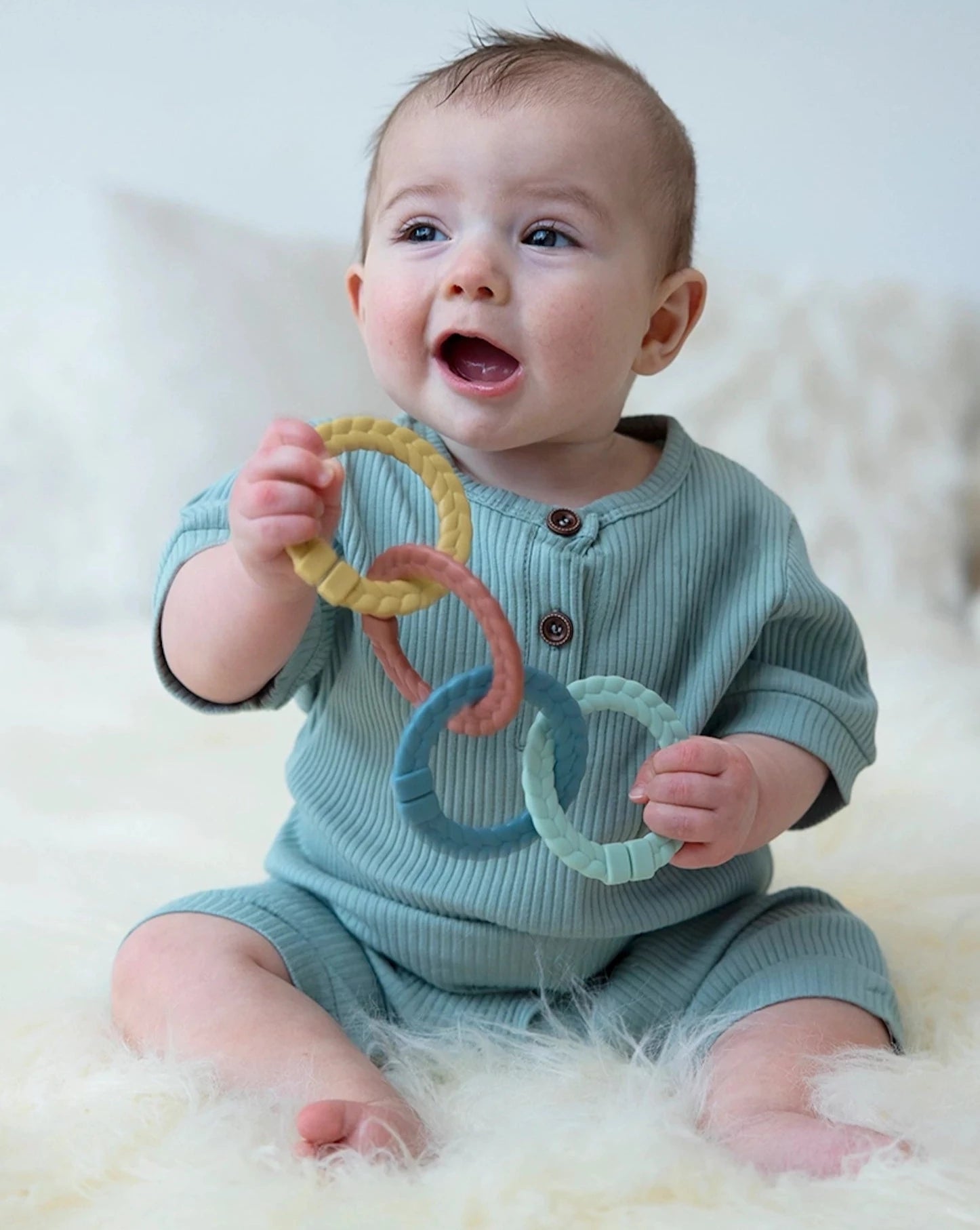Bitzy Bespoke™ Ritzy Rings Linking Ring Teether Set Pacifiers & Teethers Itzy Ritzy