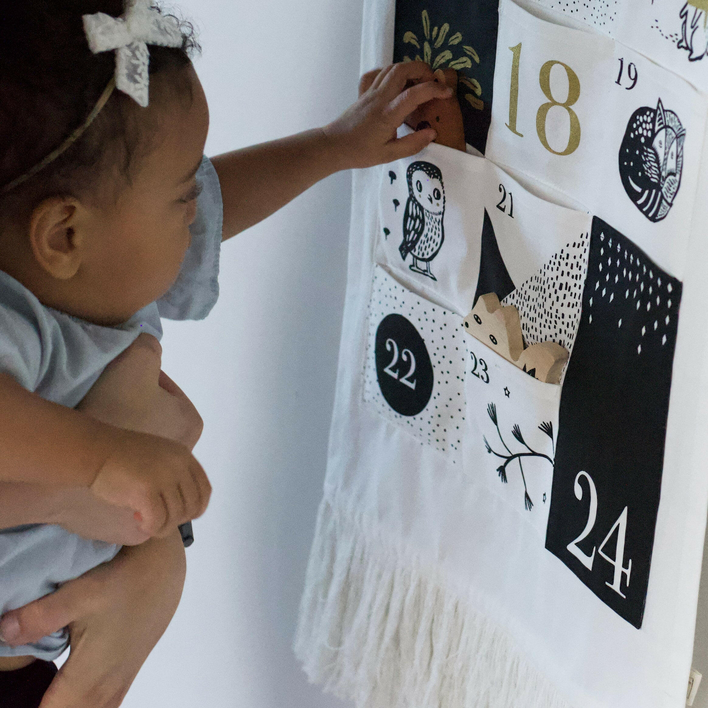 Festive Friends 24 Pocket Advent Calendar Christmas Wee Gallery