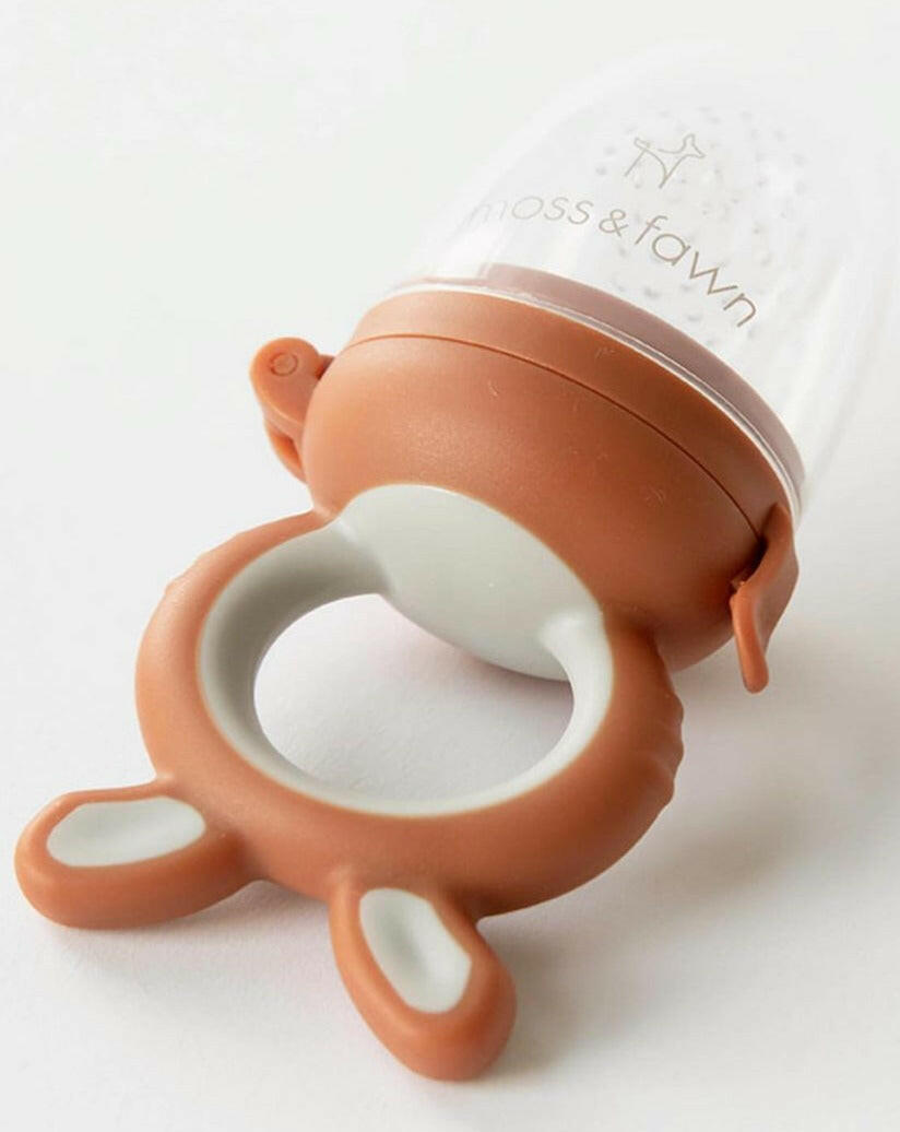 Forage Feeder - Terracotta Feeding Moss & Fawn