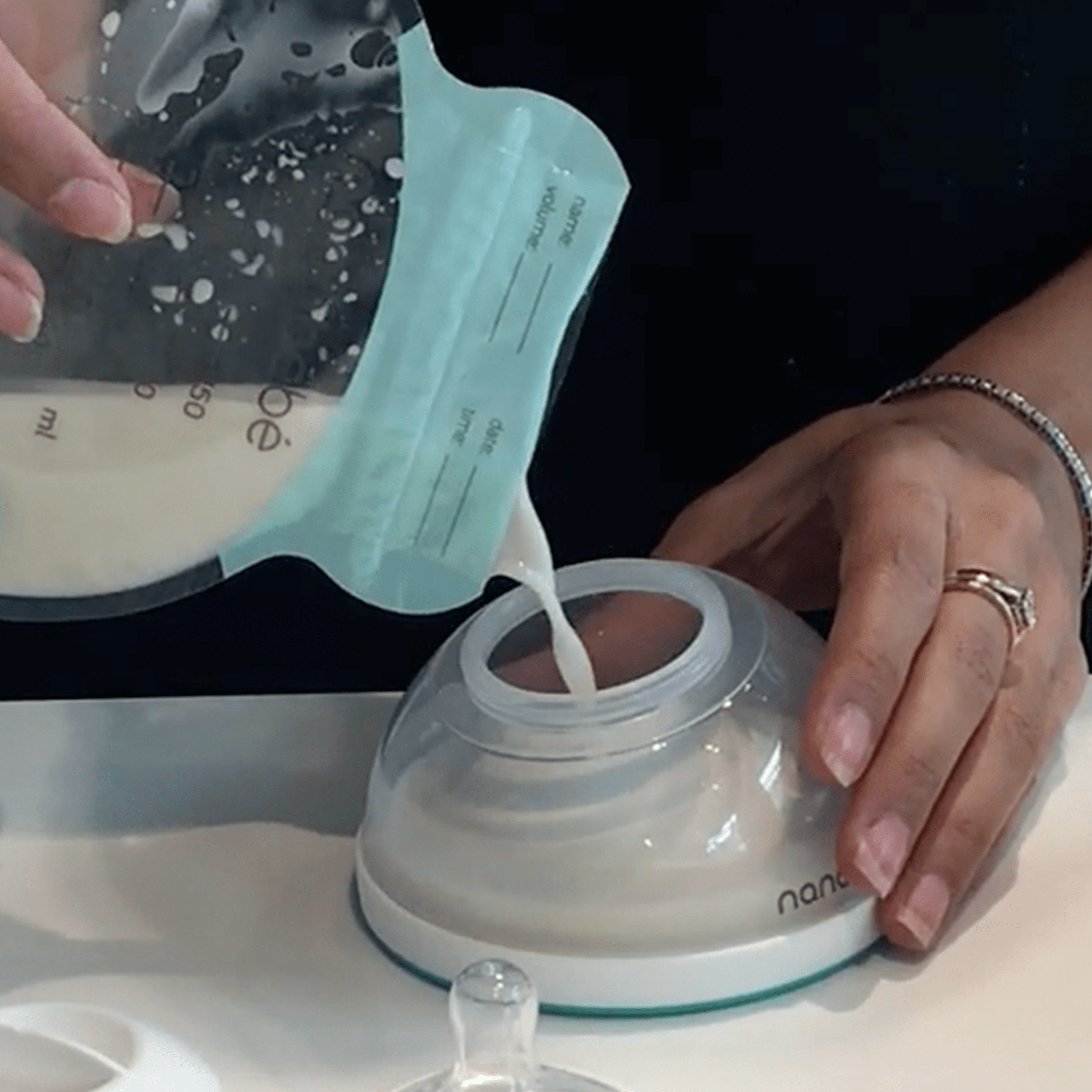 Breast Milk Storage Bags & Organizer Featured Nanobébé US