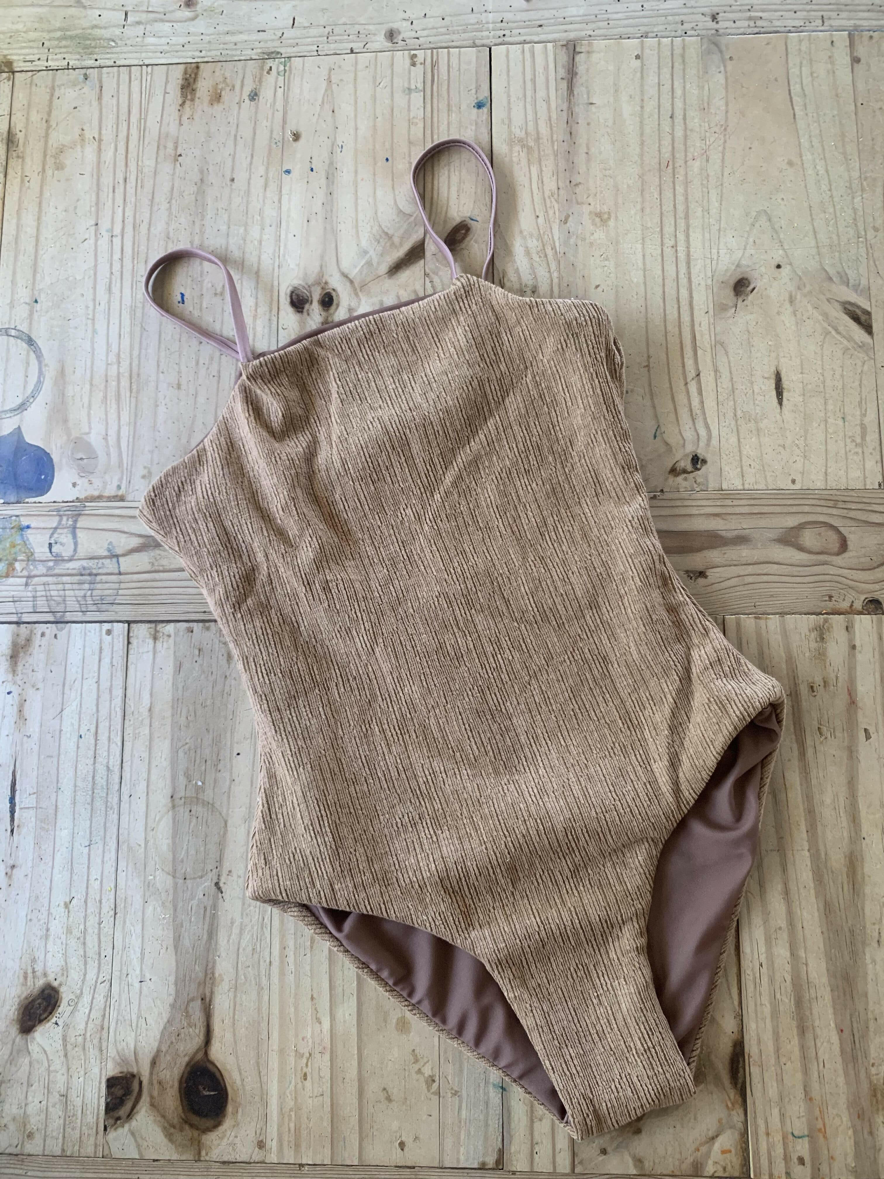 Girl's Strappy One Piece in Camel Texture Kids OF ONE SEA 0/1