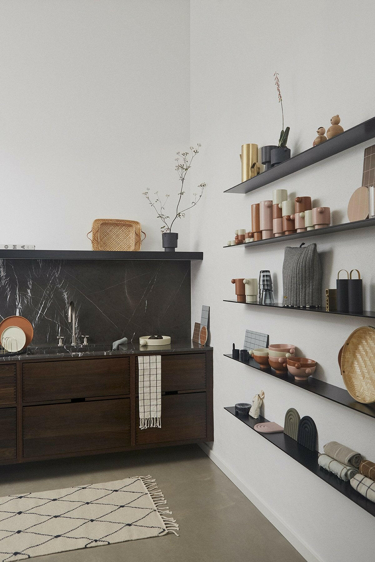 Art Candleholder - Hexagon - Black OYOY