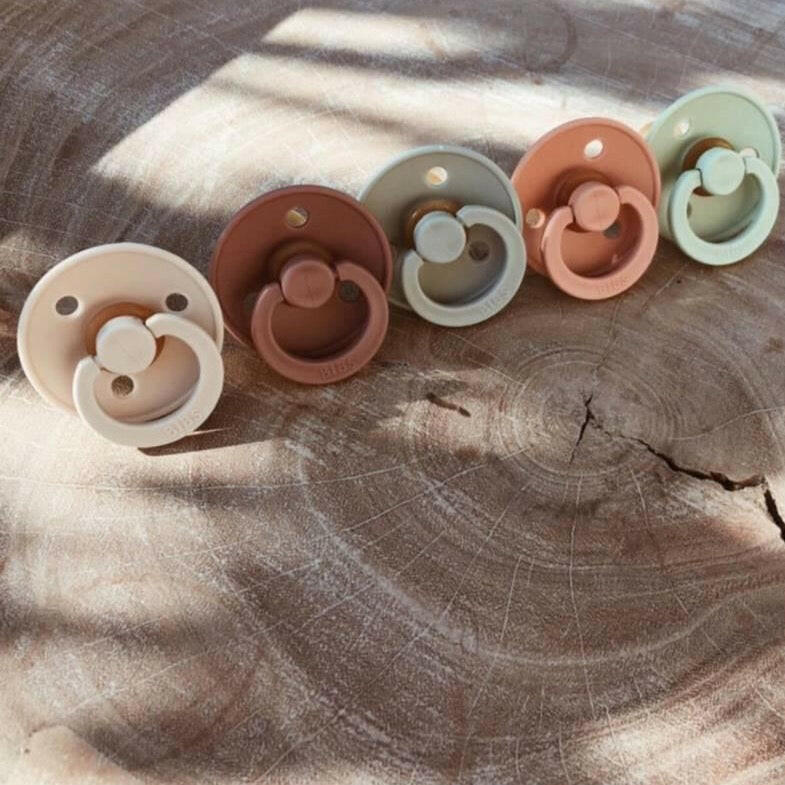 Frigg Natural Rubber Pacifier - Woodchuck Baby Essentials Mushie